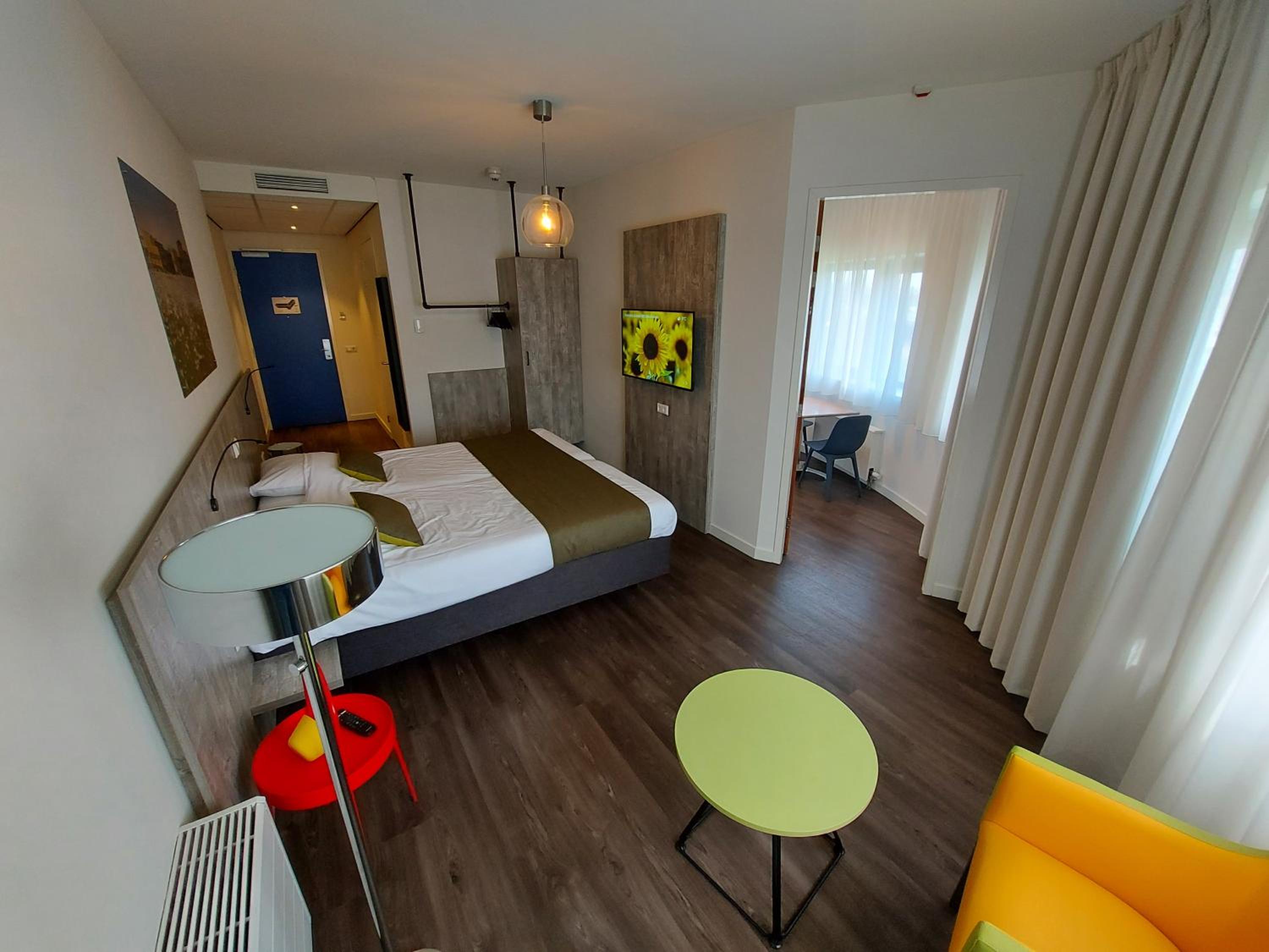 Studio Flat - Photo 2