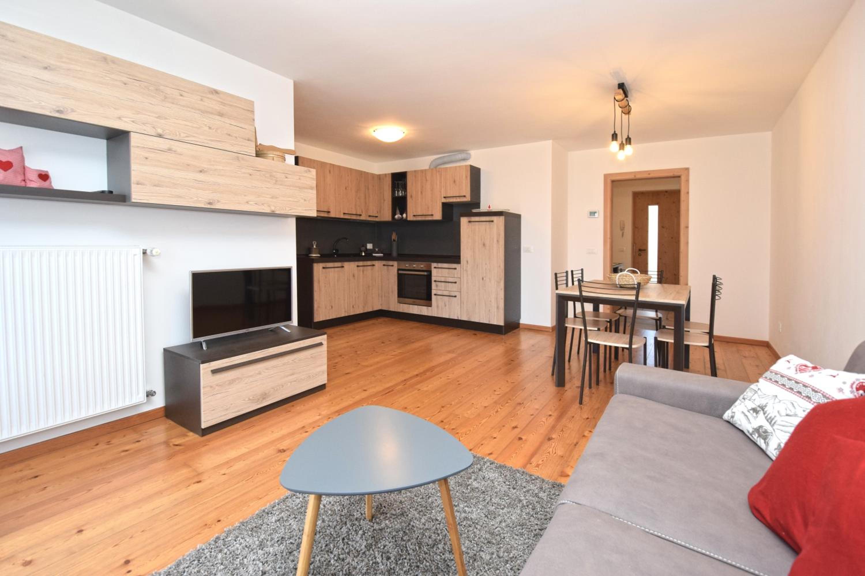 AT 141 - Via Pusteria 4/B, Roulette