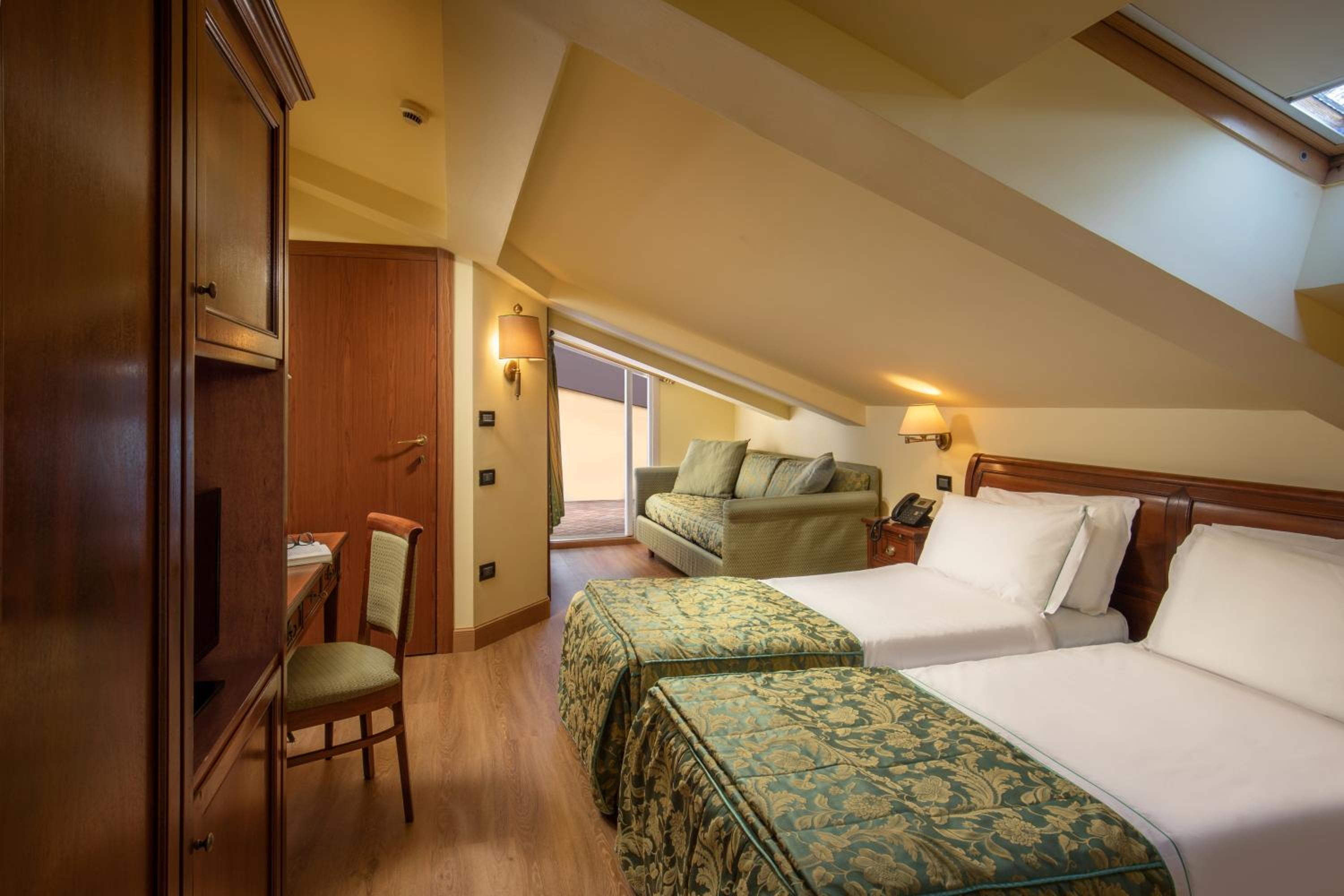 Comfort Triple Room