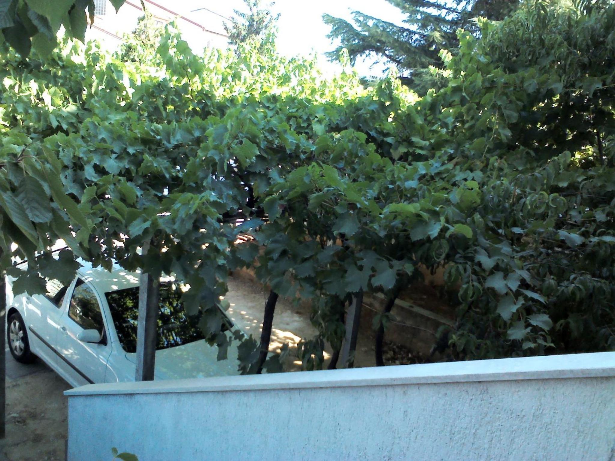 One-Bedroom Apartment with Terrace - Photo 2