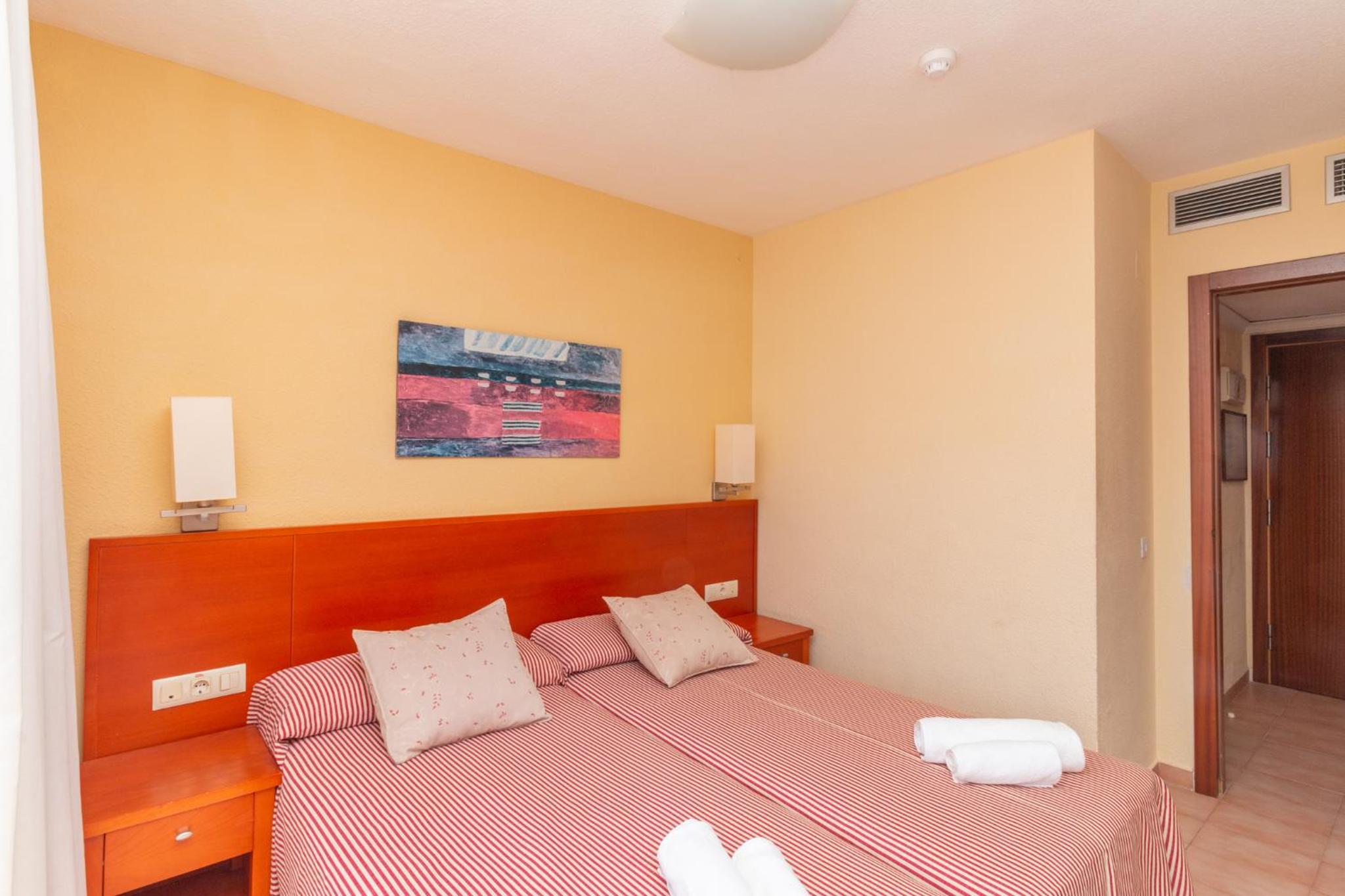 One-Bedroom Apartment with Terrace - Photo 9