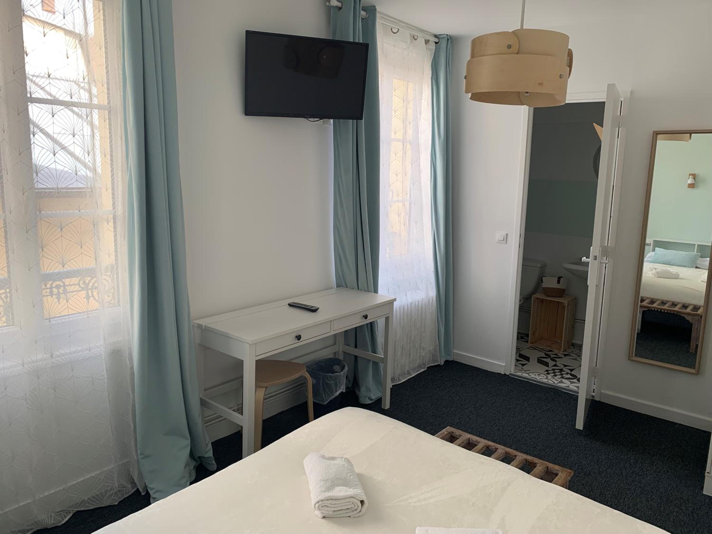 Double Room - Photo 2