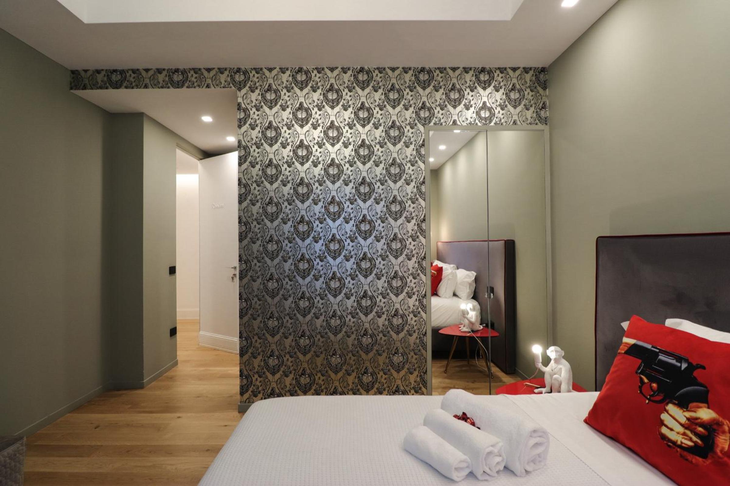 Deluxe Suite with Spa Bath - Photo 18