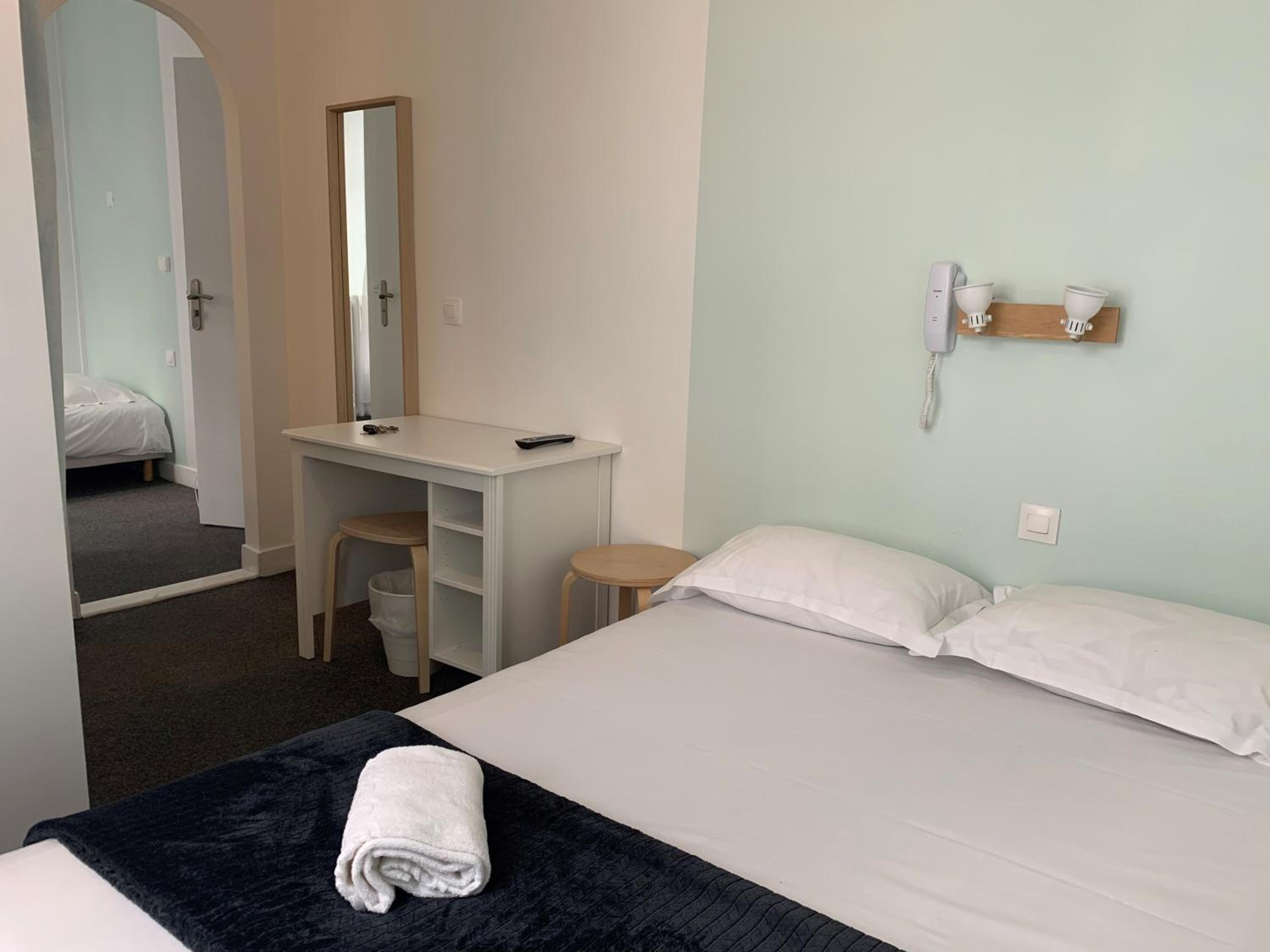 Triple Room - Photo 9