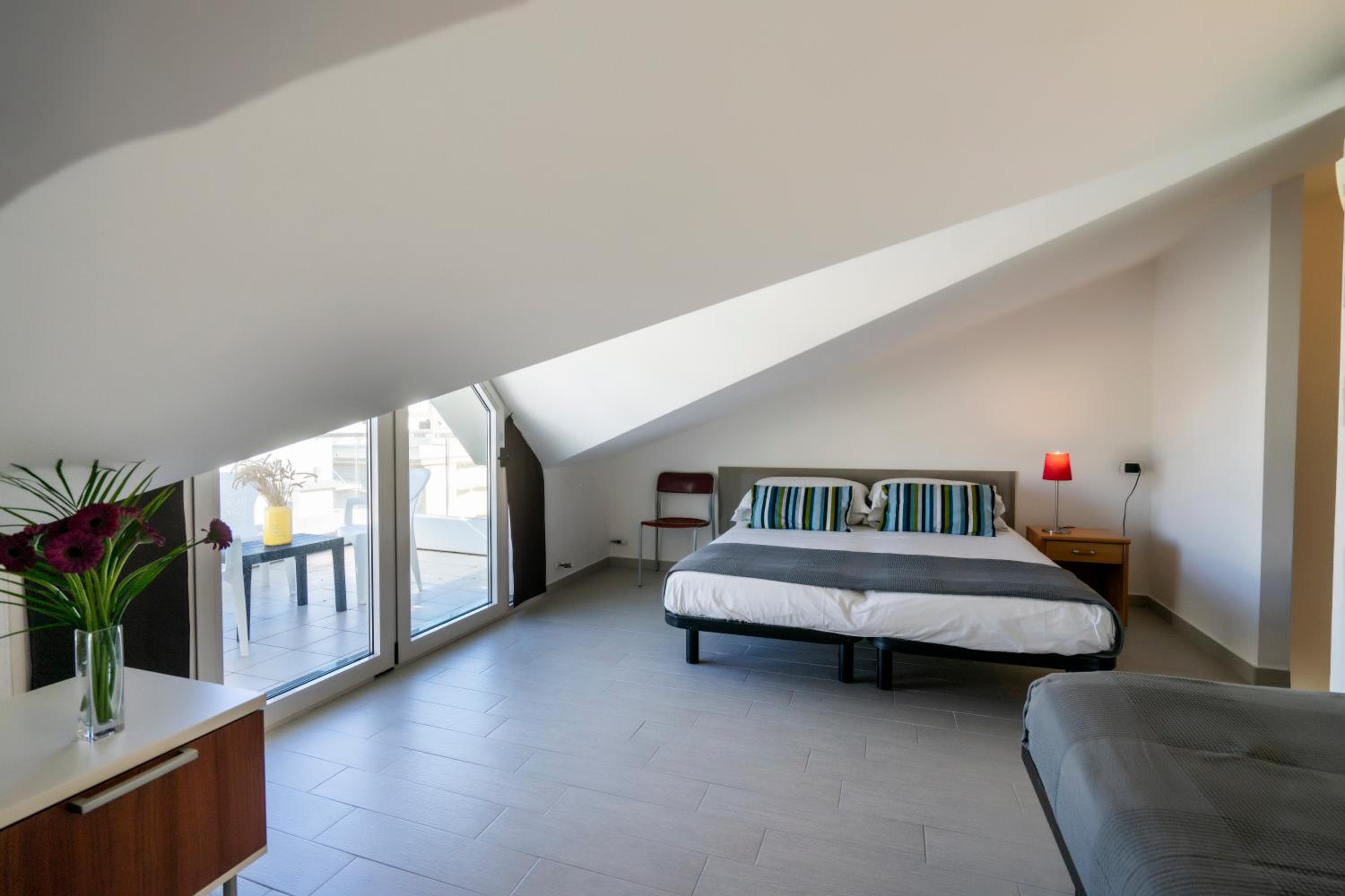 Apartment - Split Level photo 2