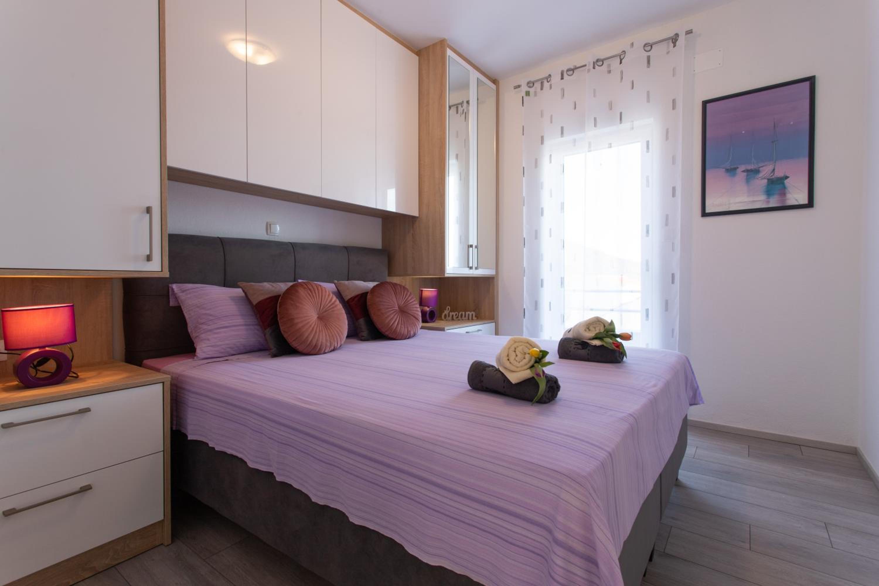 Villa with Private Pool - Photo 3