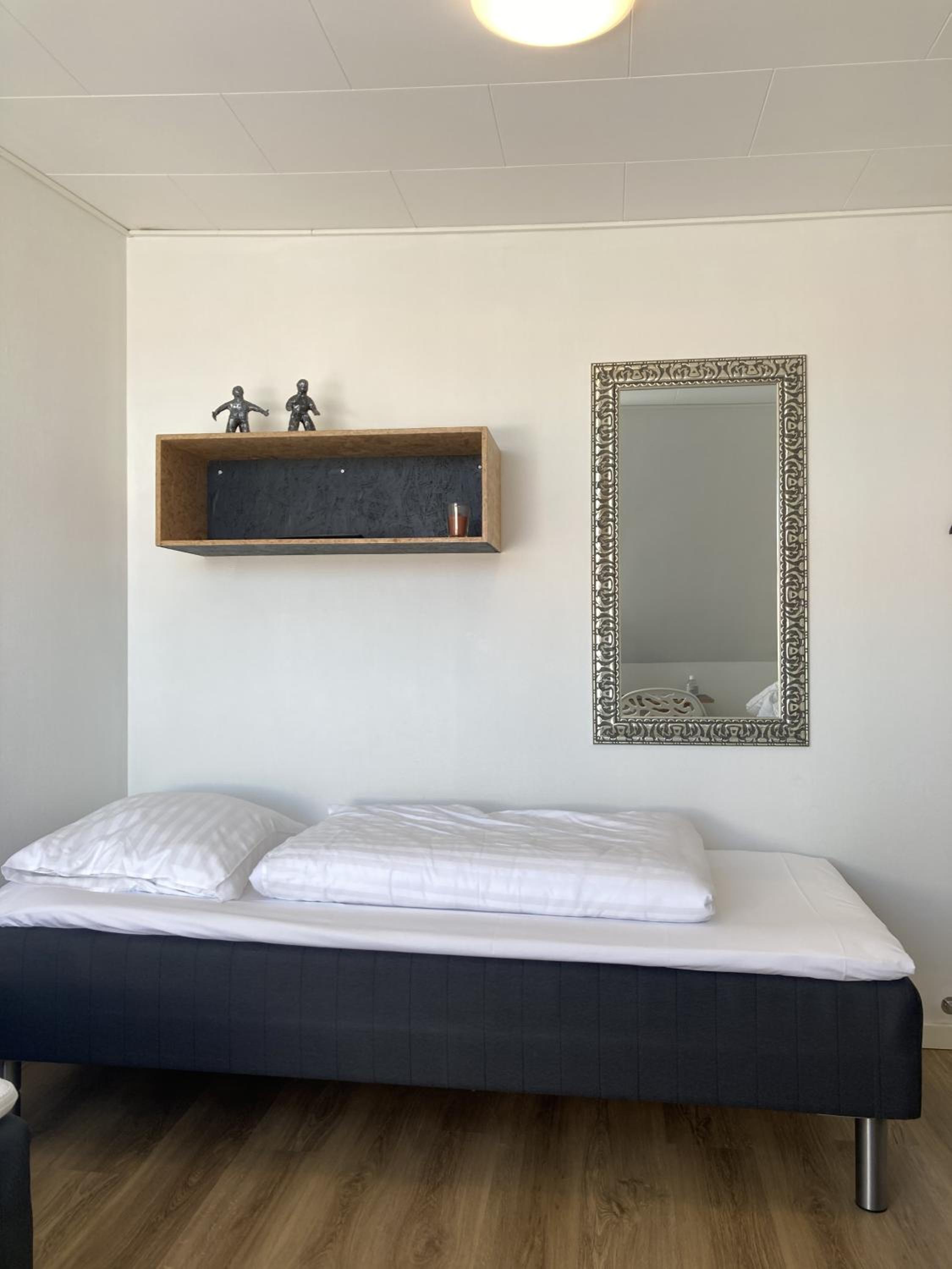Twin Room with Shared Bathroom photo 1