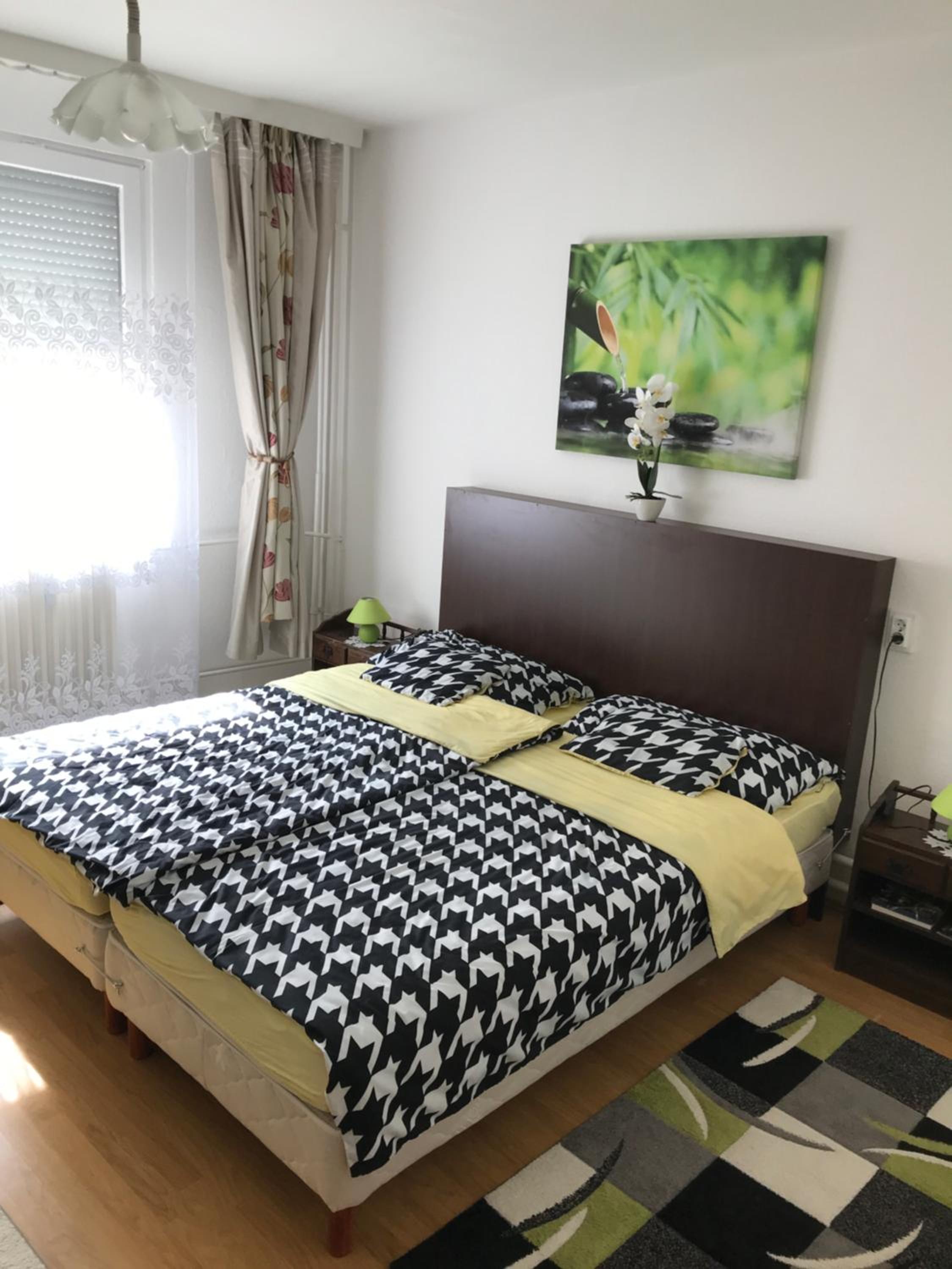 One-Bedroom Apartment photo 1