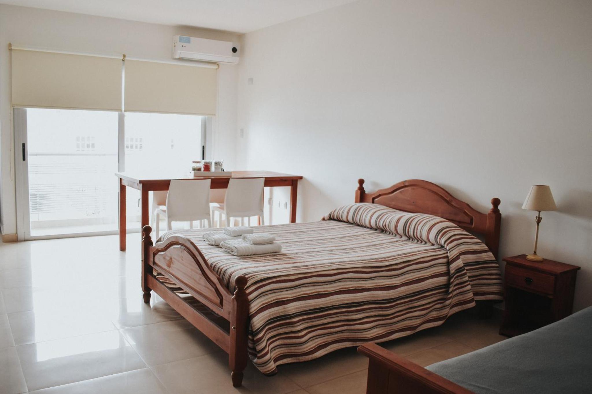 One-Bedroom Apartment photo 1