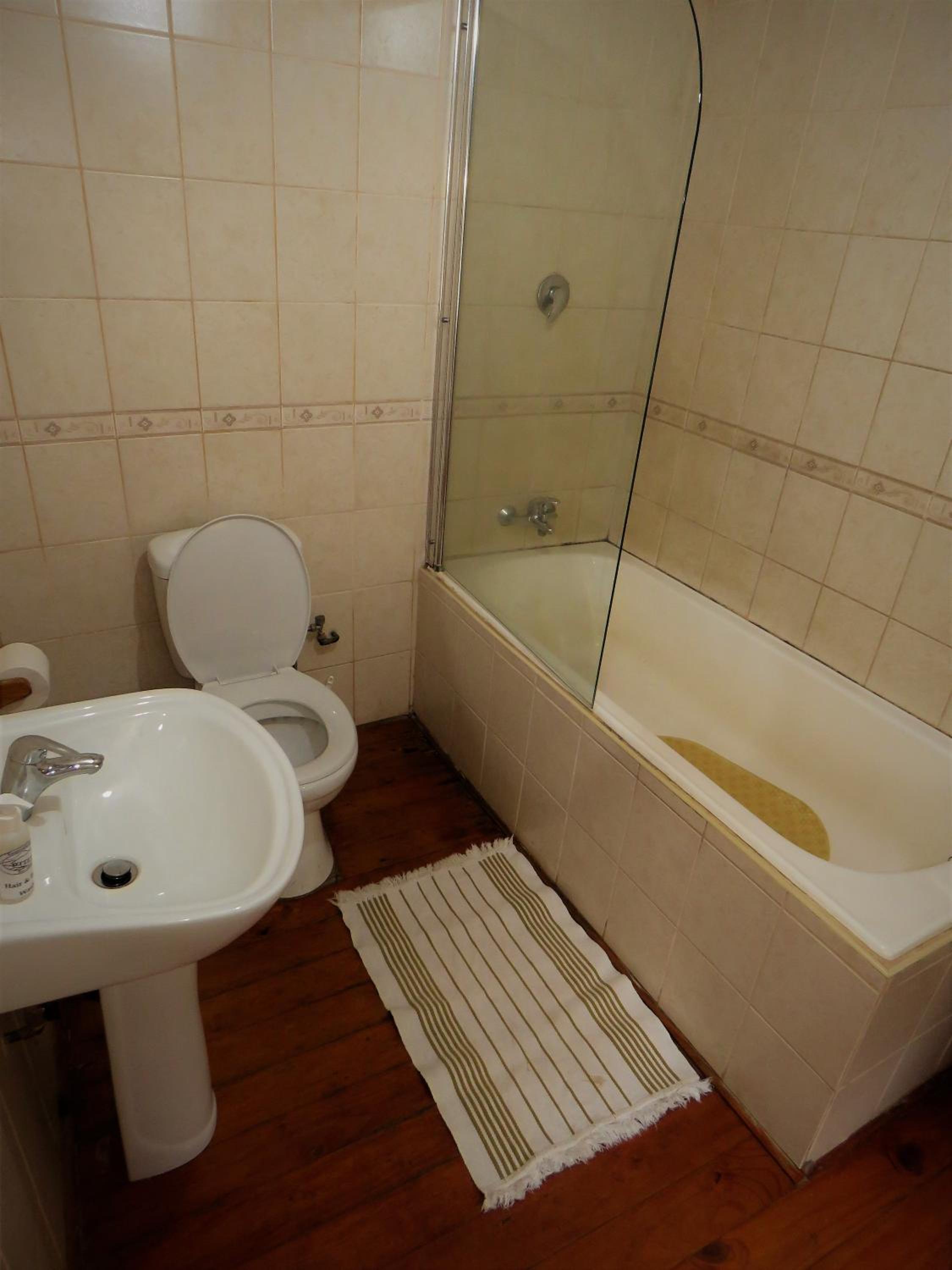 Budget Double Room - Photo 6