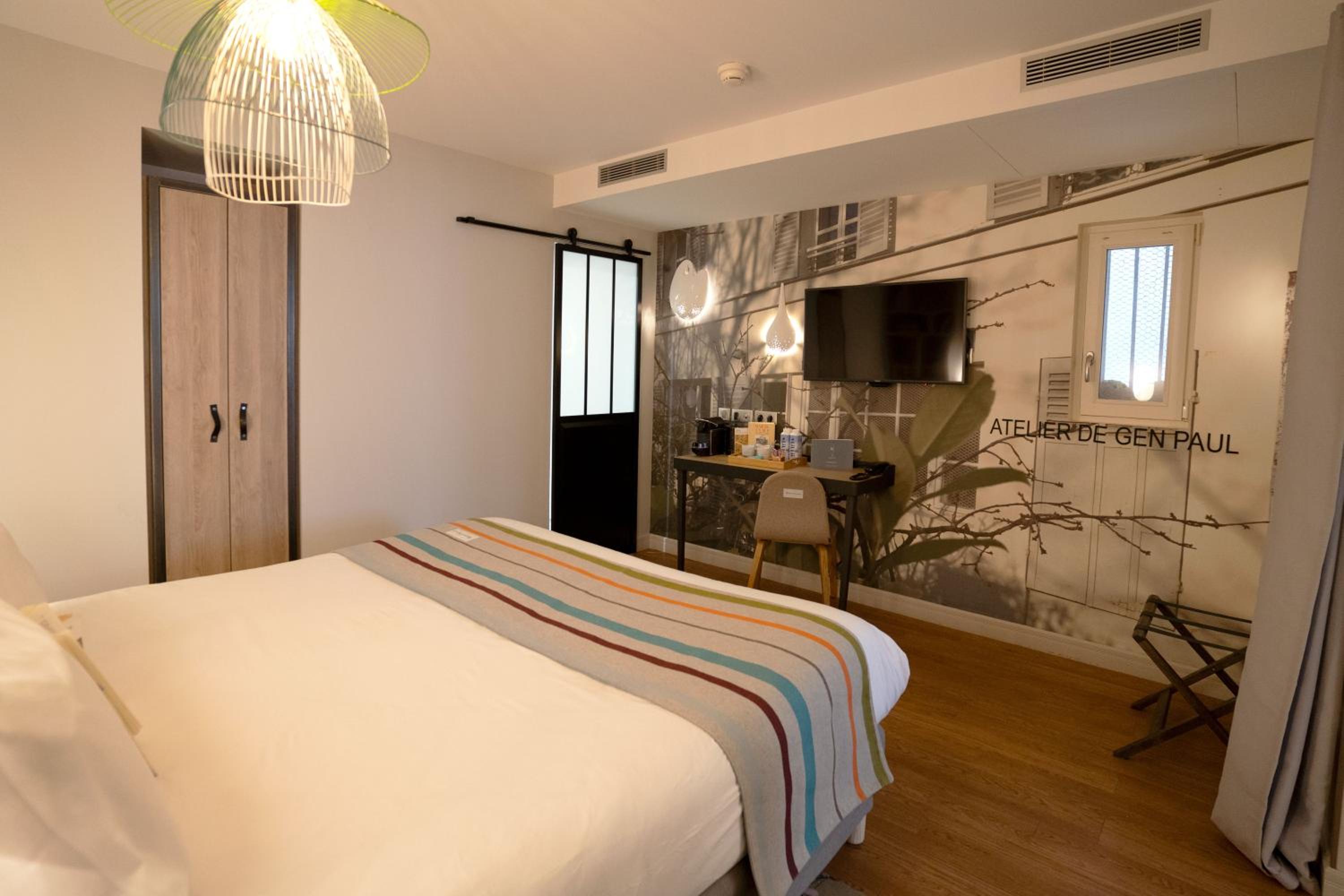 Hotel Litteraire Marcel Ayme, BW Premier Collection bedroom photo