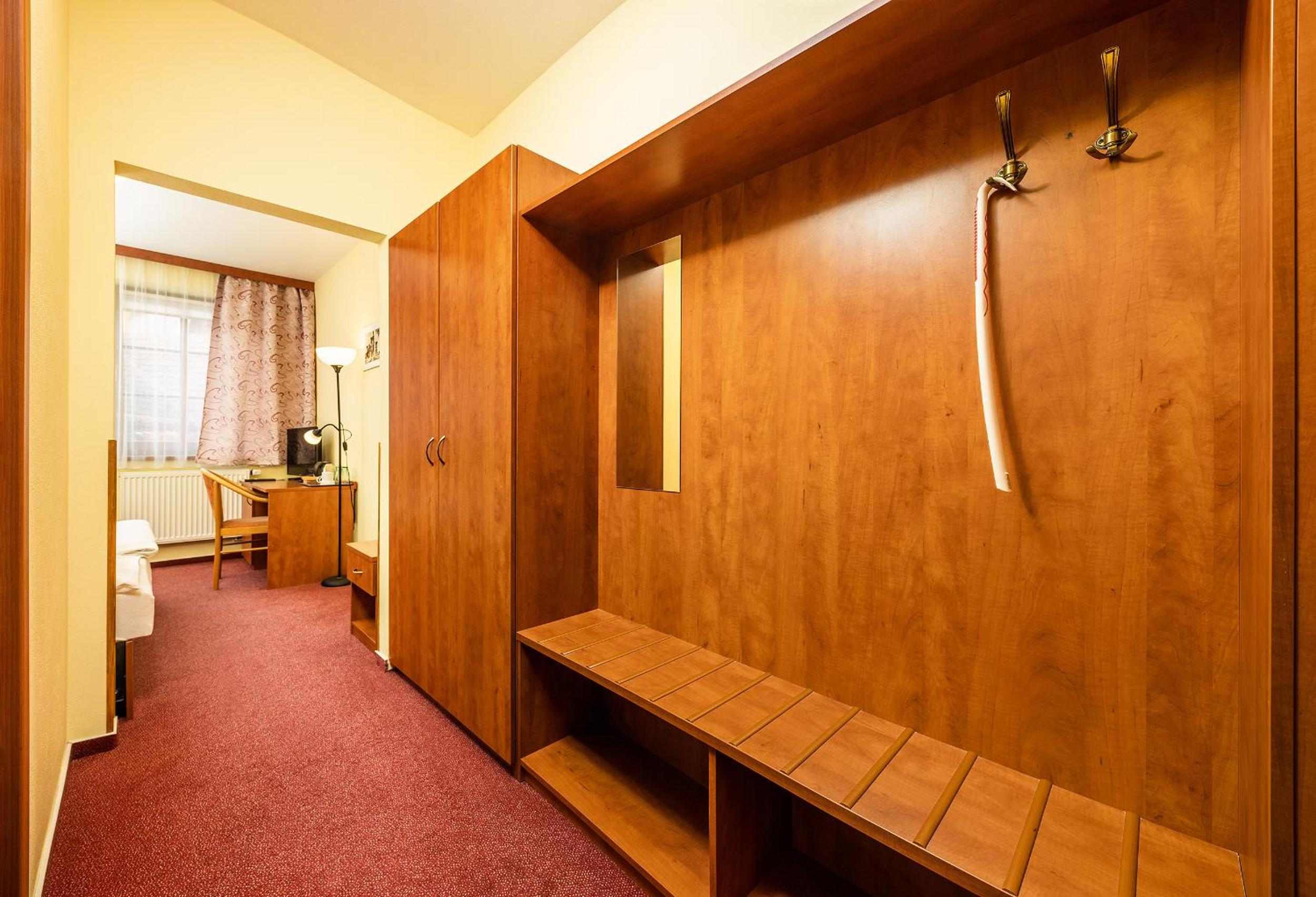 Double or Twin Room - Photo 2