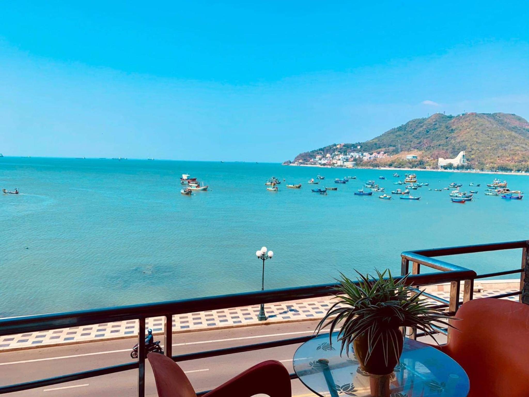豪华双人房,带阳台和海景