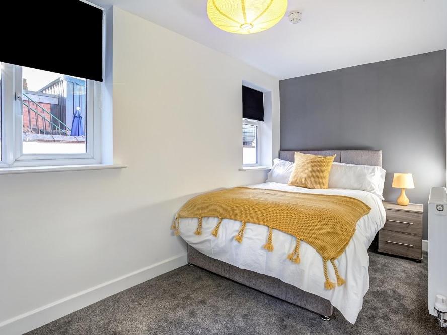 Double Room with Shared Bathroom photo 3