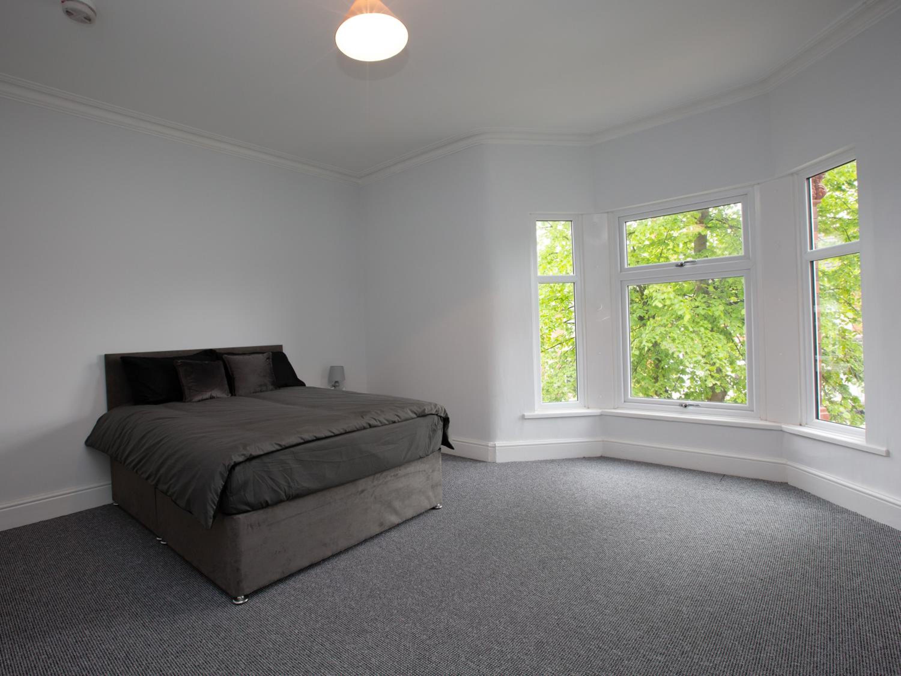 Double Room with Shared Bathroom photo 1