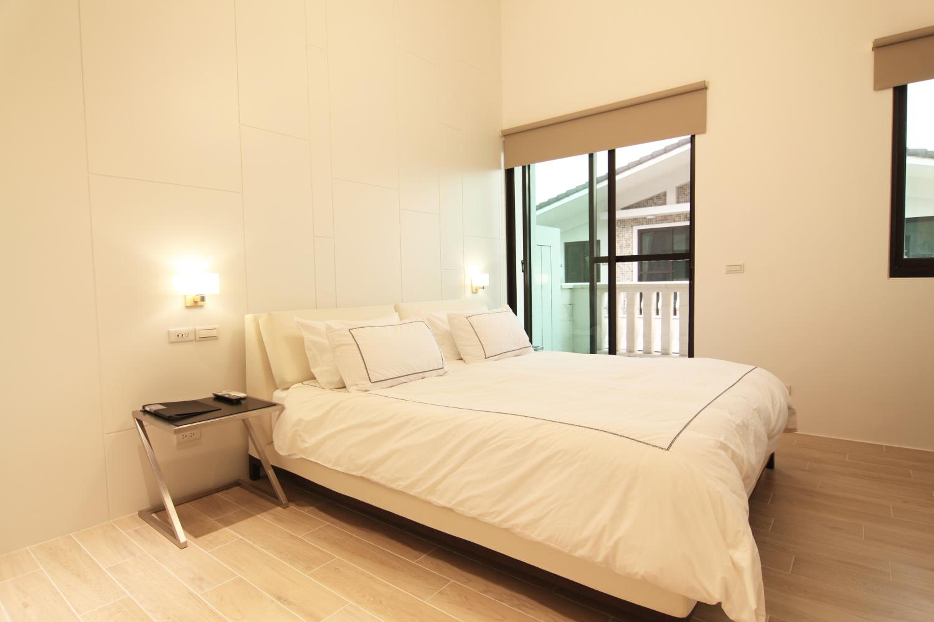Deluxe King Room photo 3
