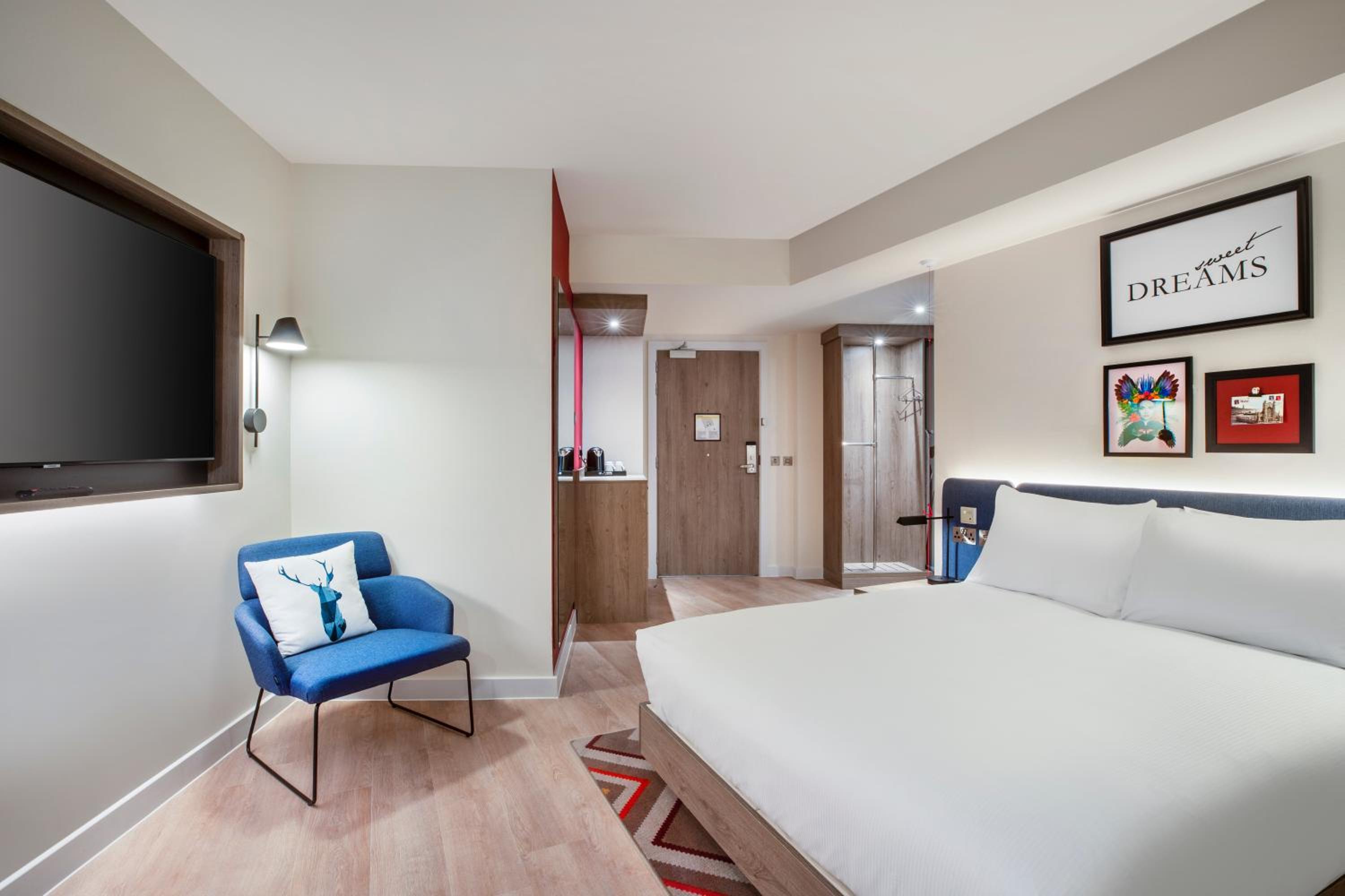 Queen Room - Accessible - Photo 8