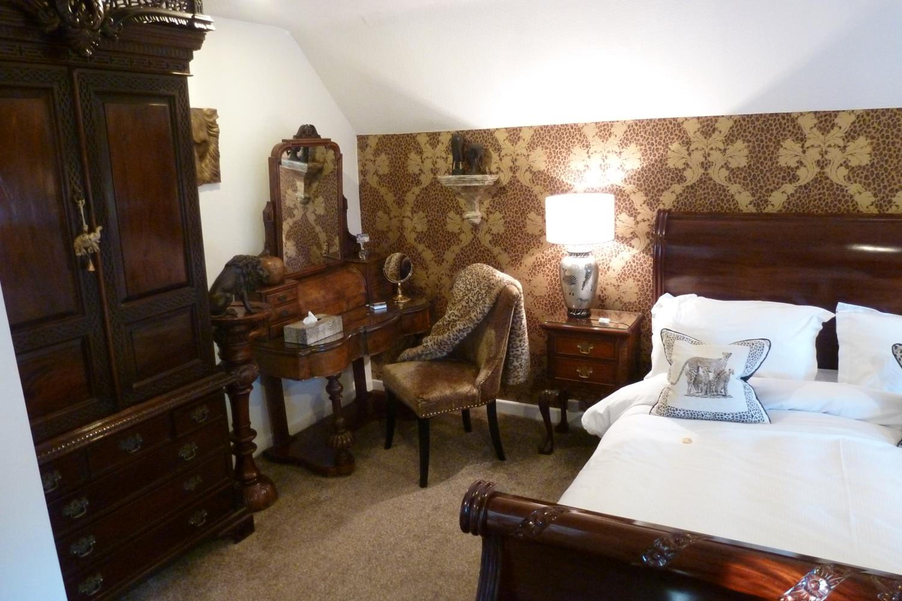 Deluxe King Room photo 1