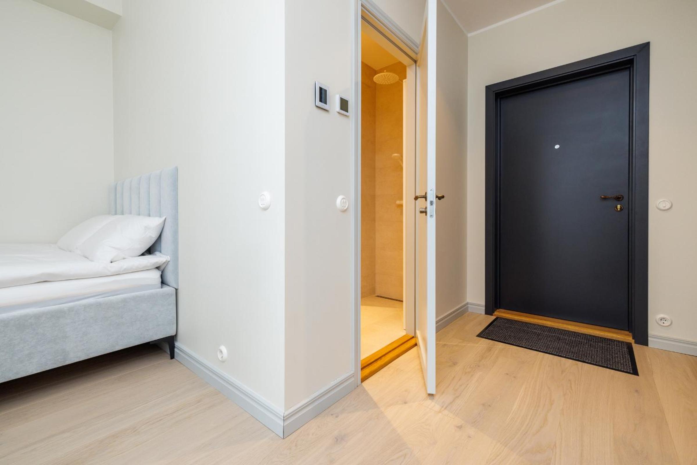 One-Bedroom Apartment - Photo 14