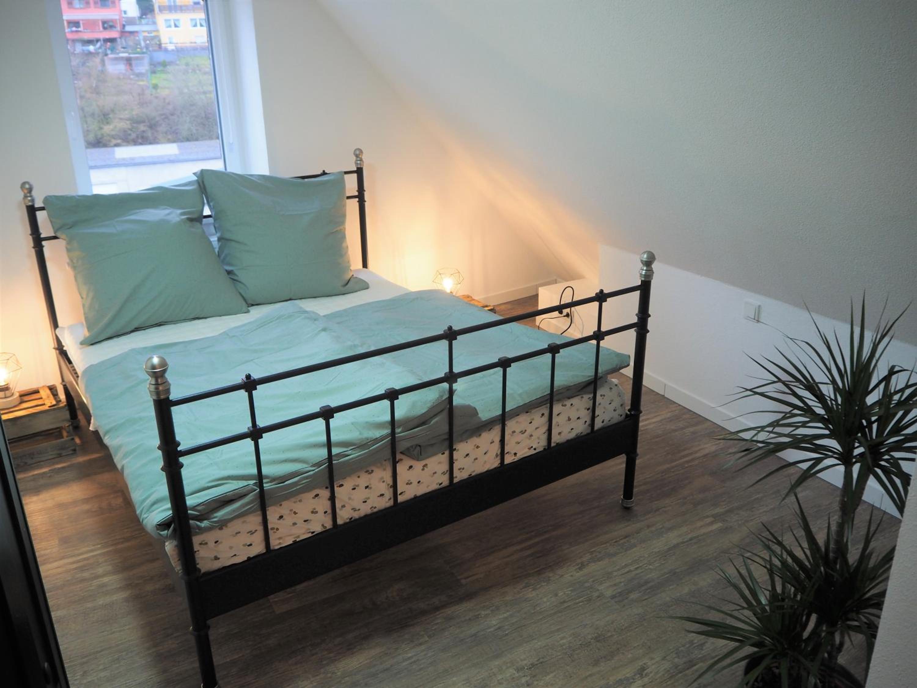 One-Bedroom Apartment - Photo 2