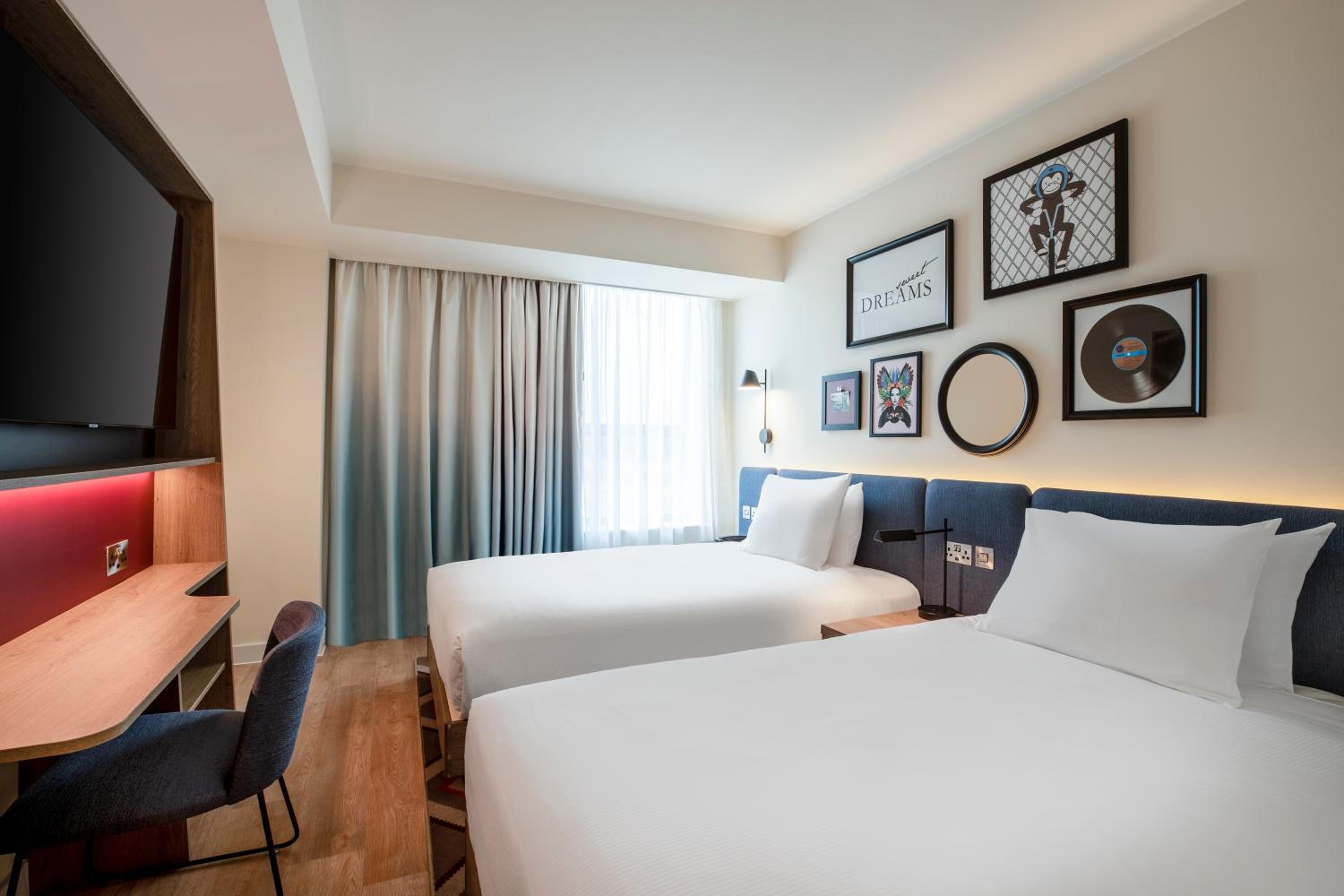 Twin Room - Photo 6