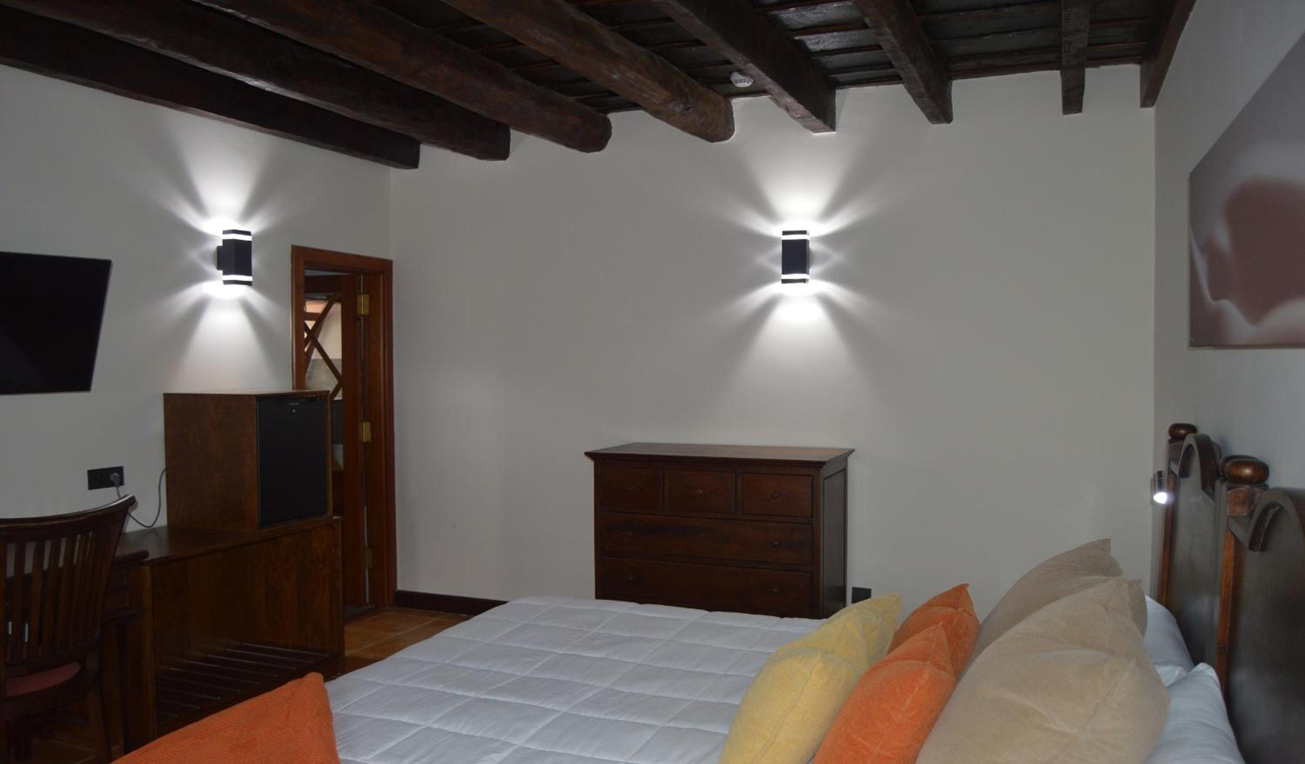 Double Room - Photo 3