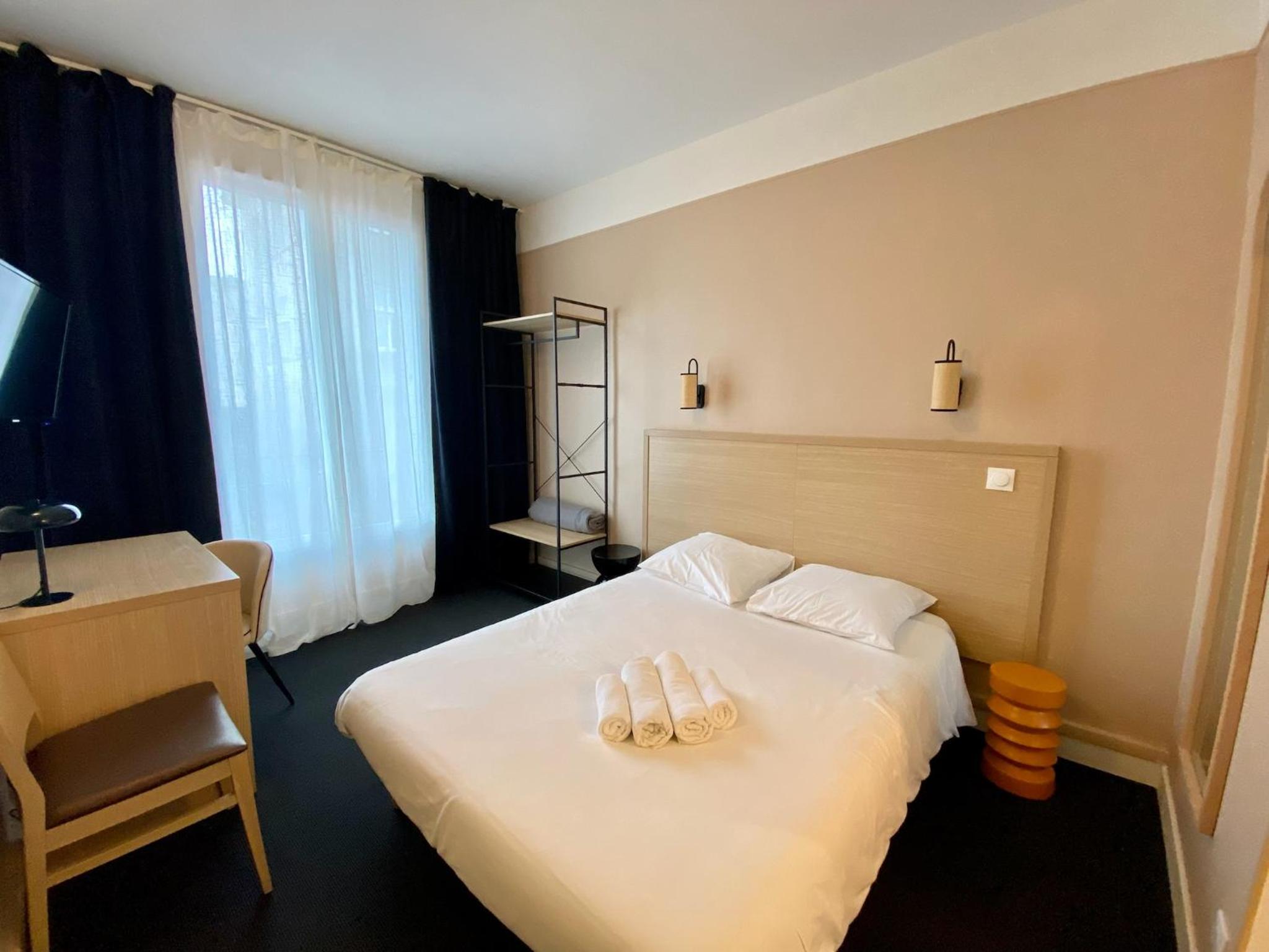Cozy Double Room - Photo 13