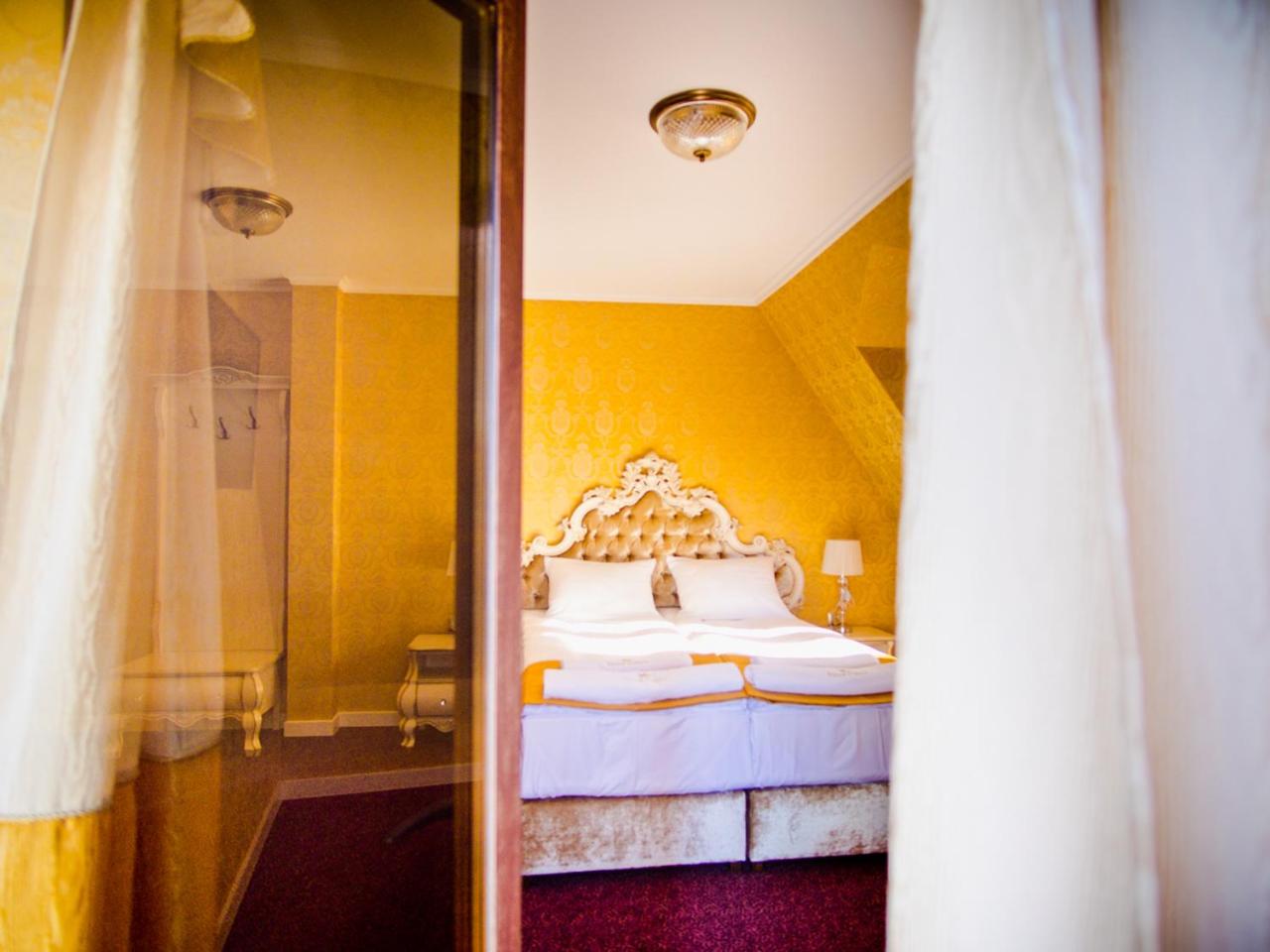Triple Room with Balcony - Photo 2