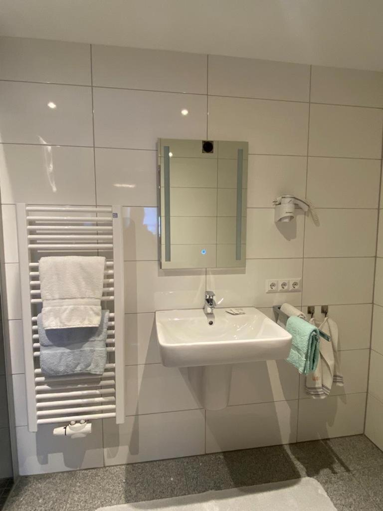 Double Room - Photo 8