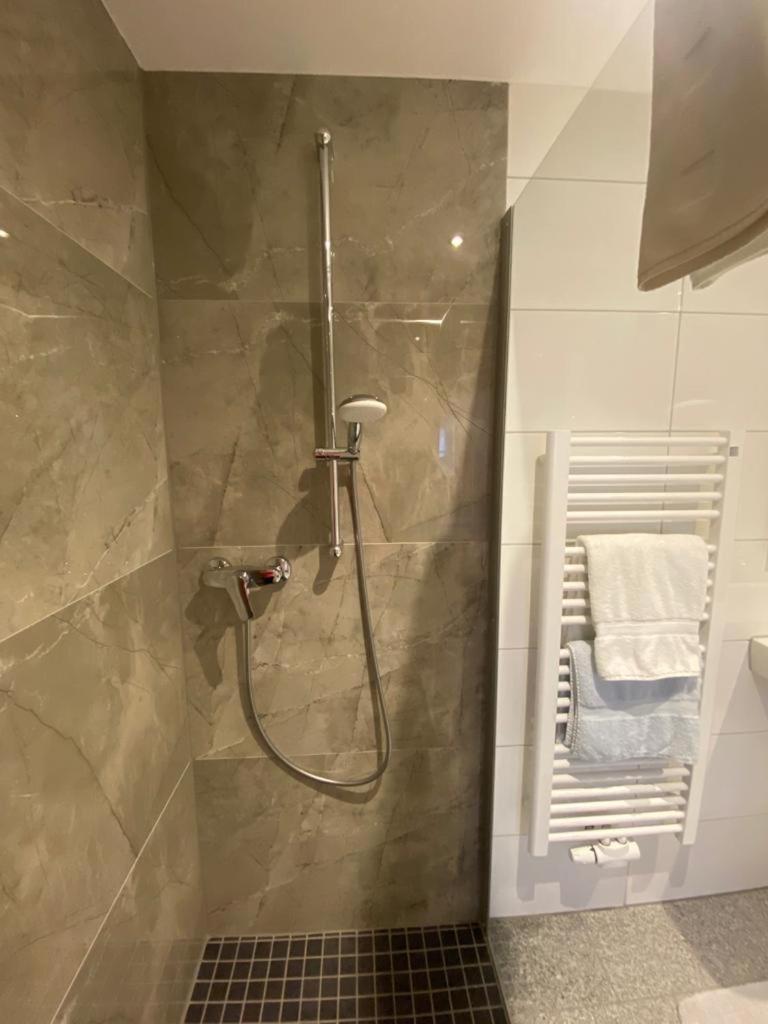 Double Room - Photo 11