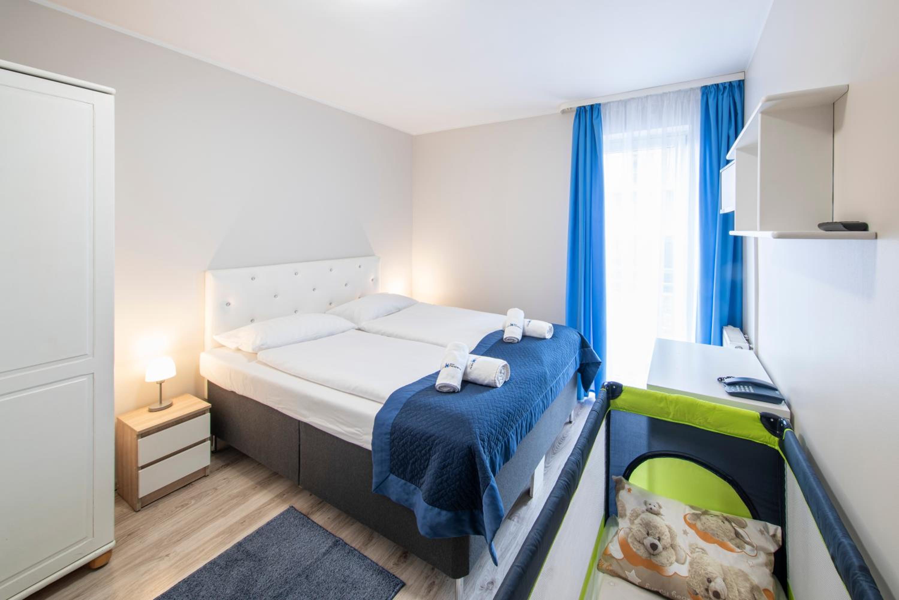 Double or Twin Room - Photo 4
