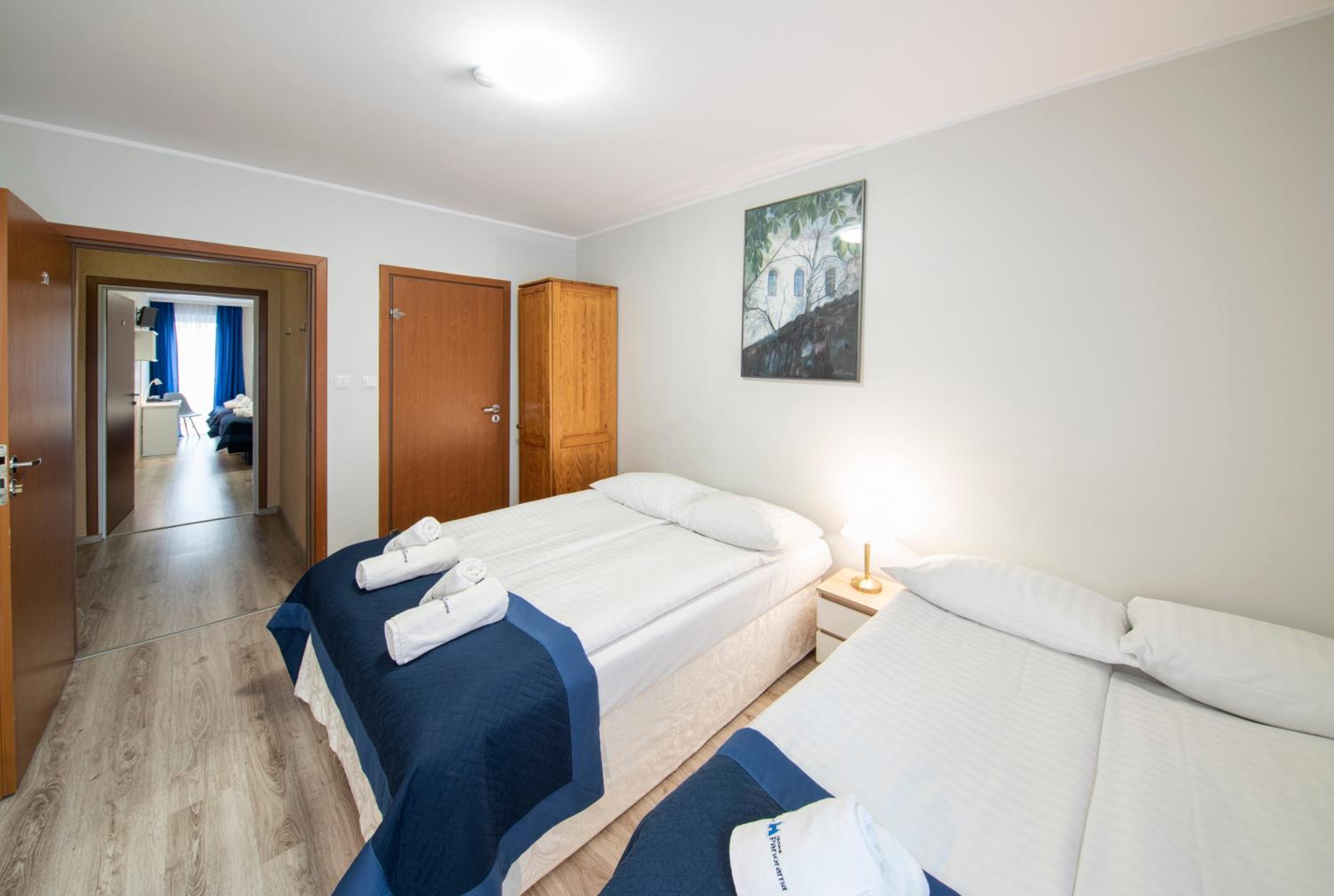 Deluxe Family Room - Photo 3