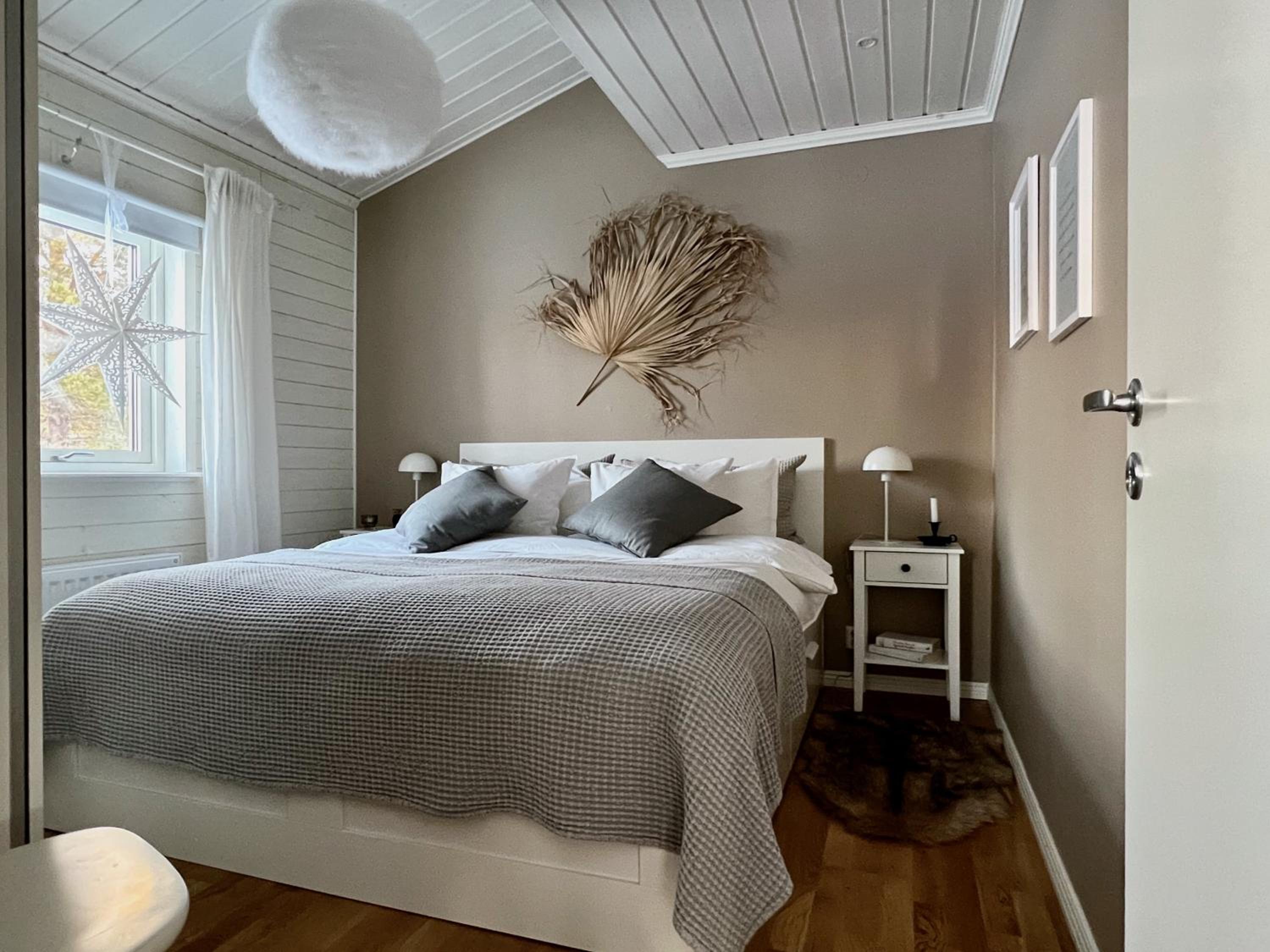 Three-Bedroom House photo 1