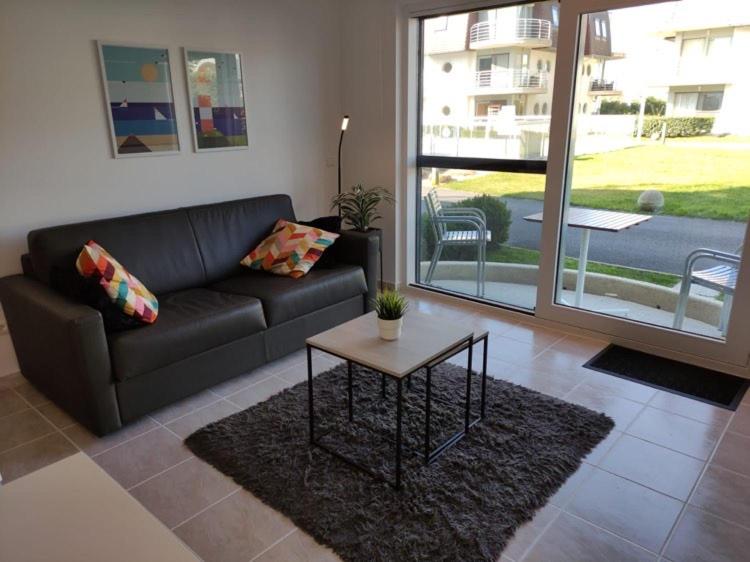 Apartment with Pool View photo 1
