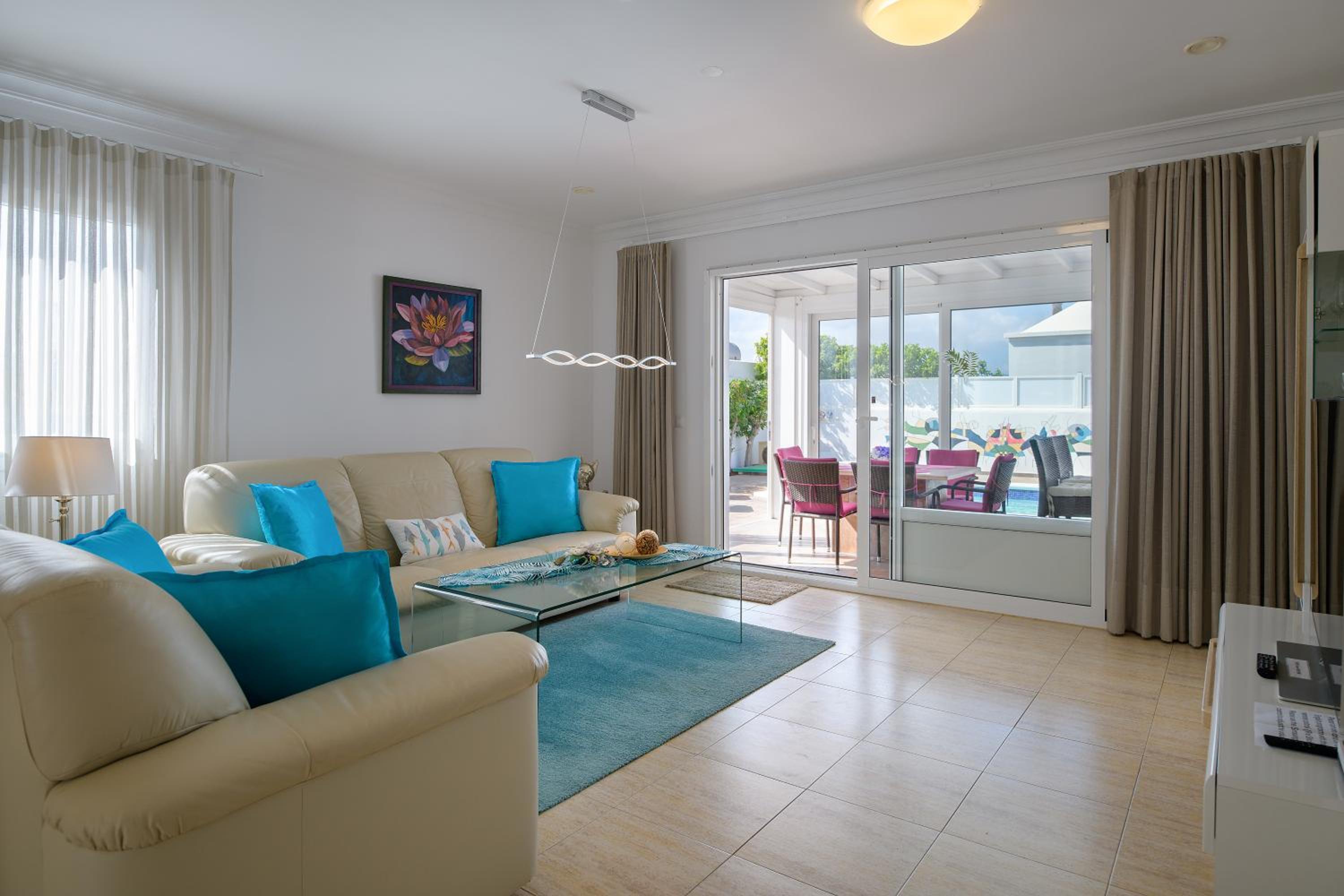 Villa de Tres Habitaciones