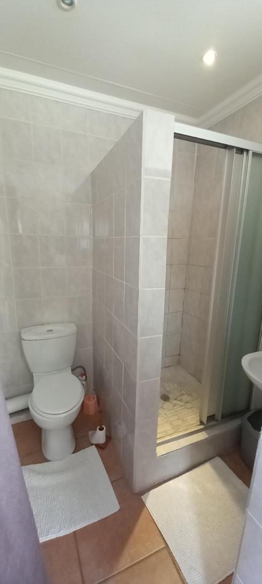 Double Room with Private Bathroom photo 3