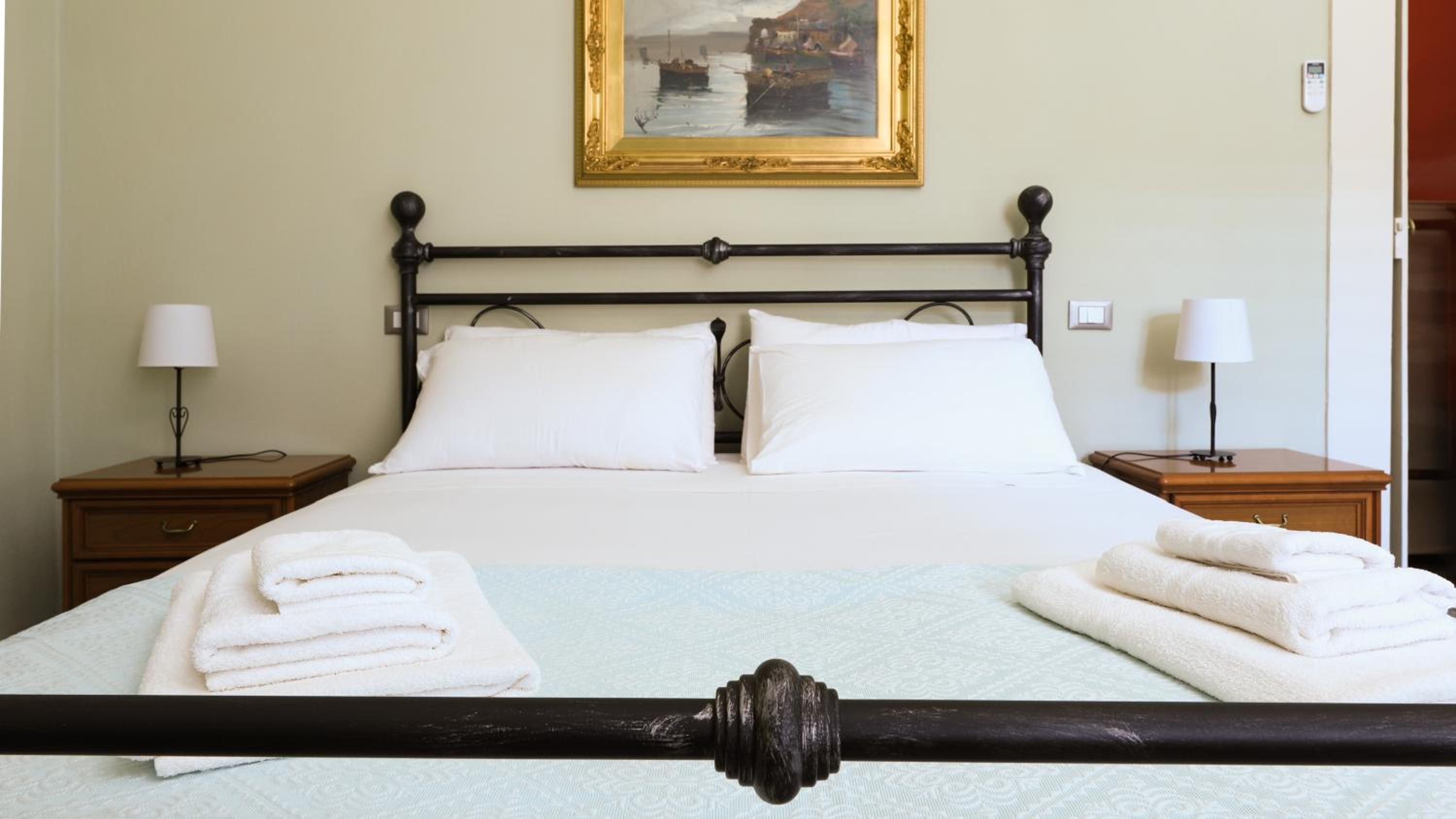 One-Bedroom Apartment photo 3