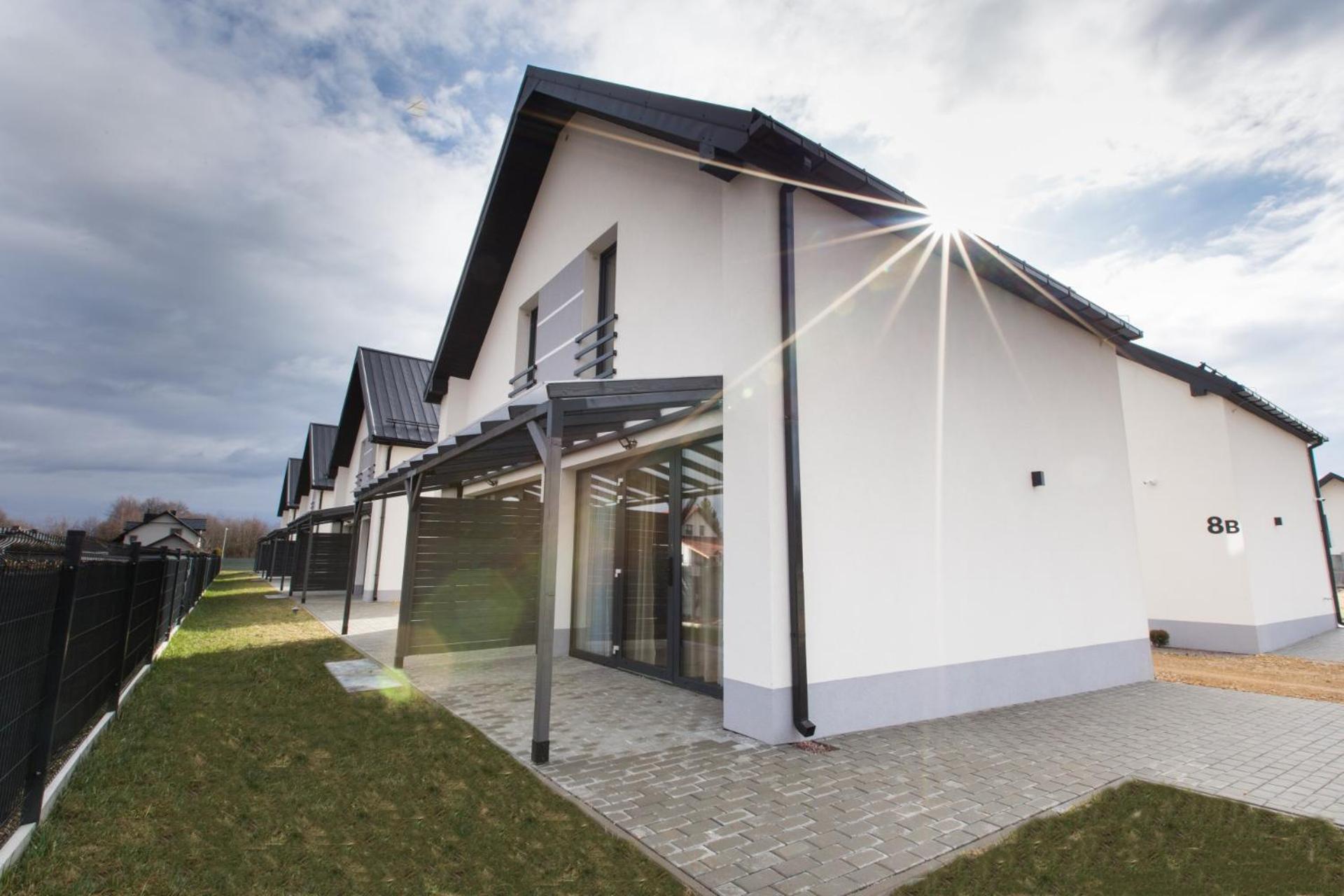Apartment with Terrace - Photo 1