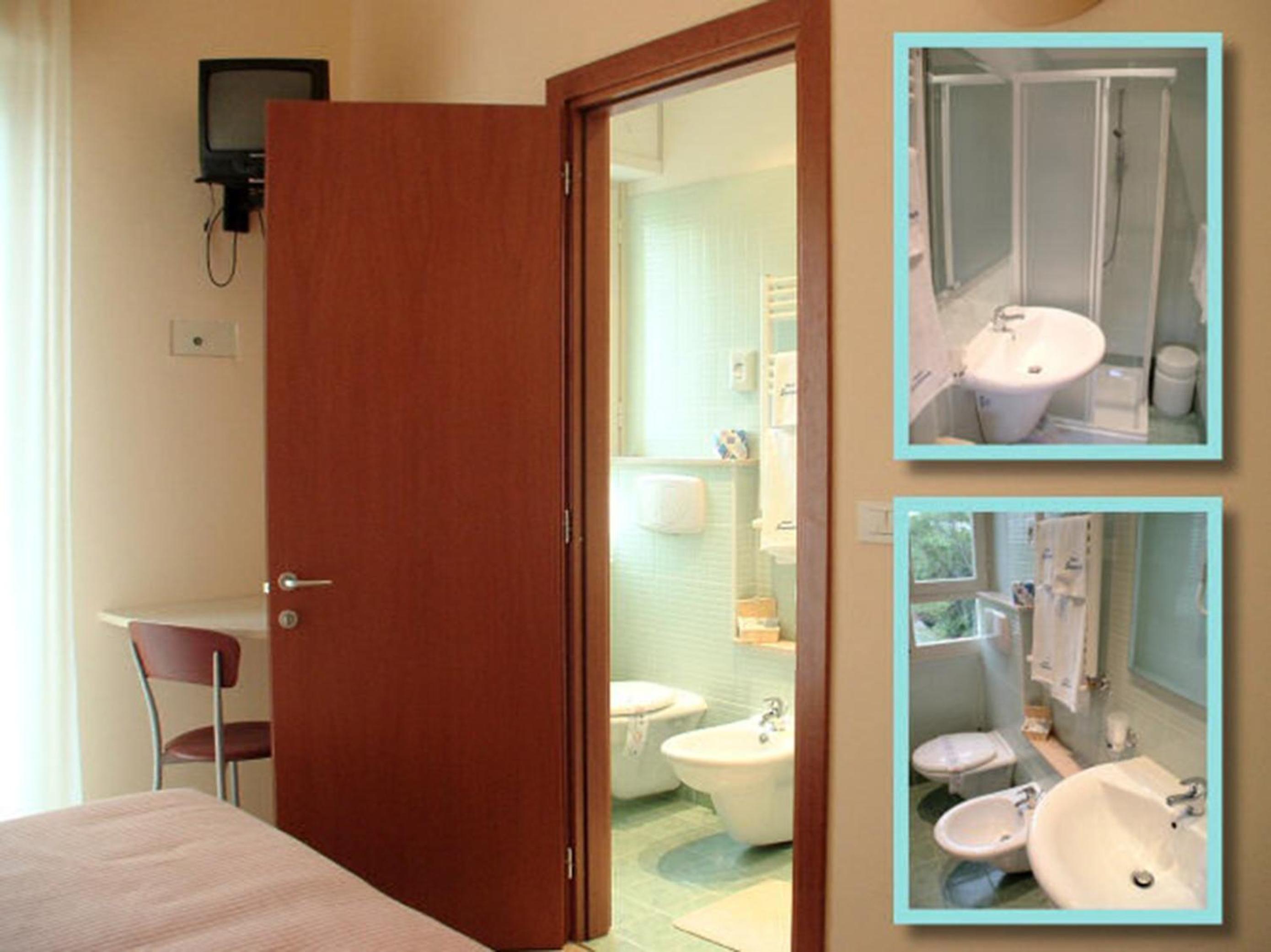 Triple Room with Balcony - Photo 5