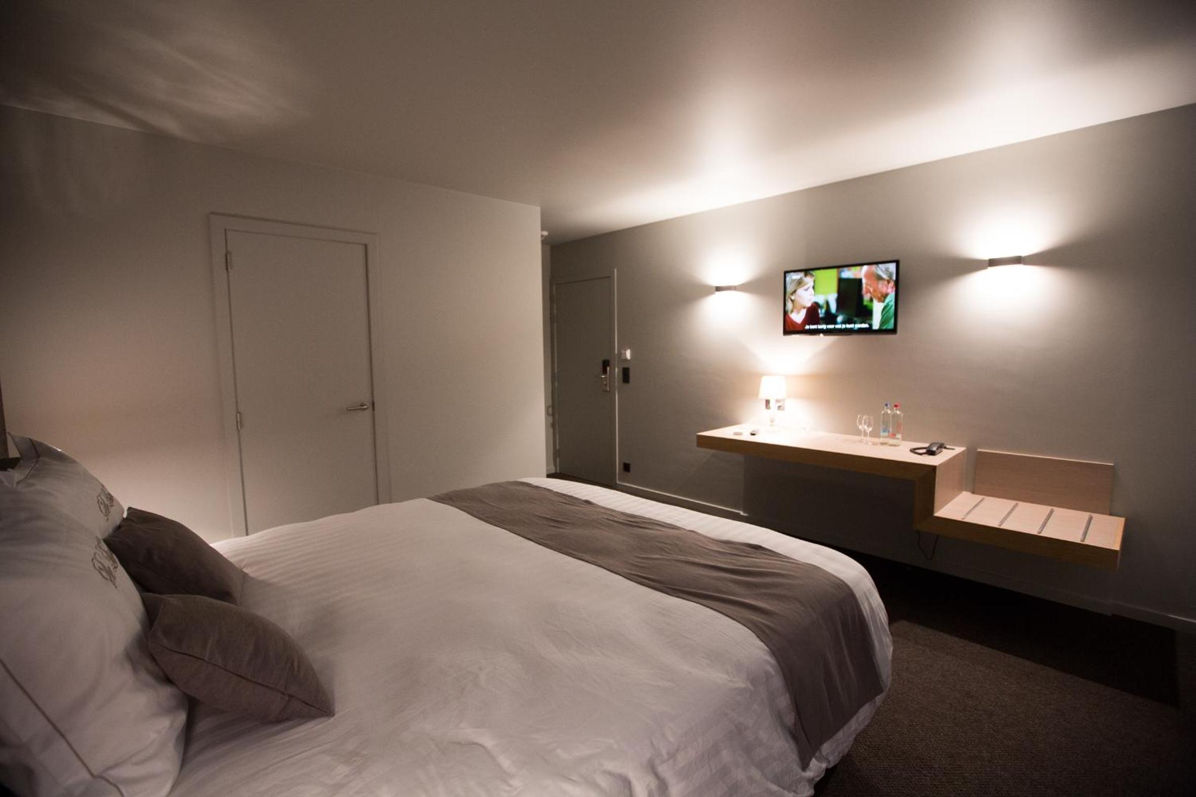 Deluxe Double Room with Shower photo 2