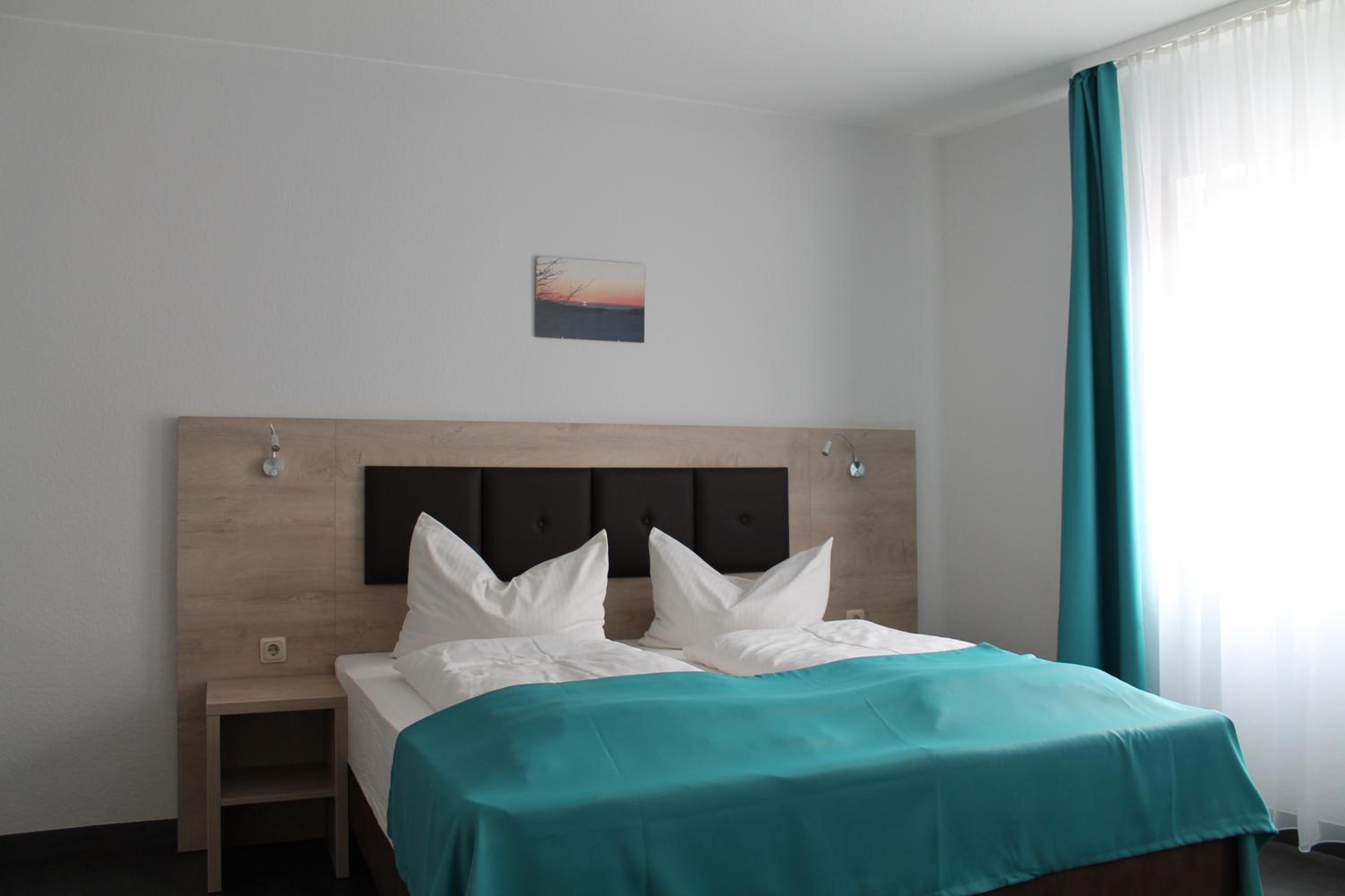Standard Double Room - Photo 3