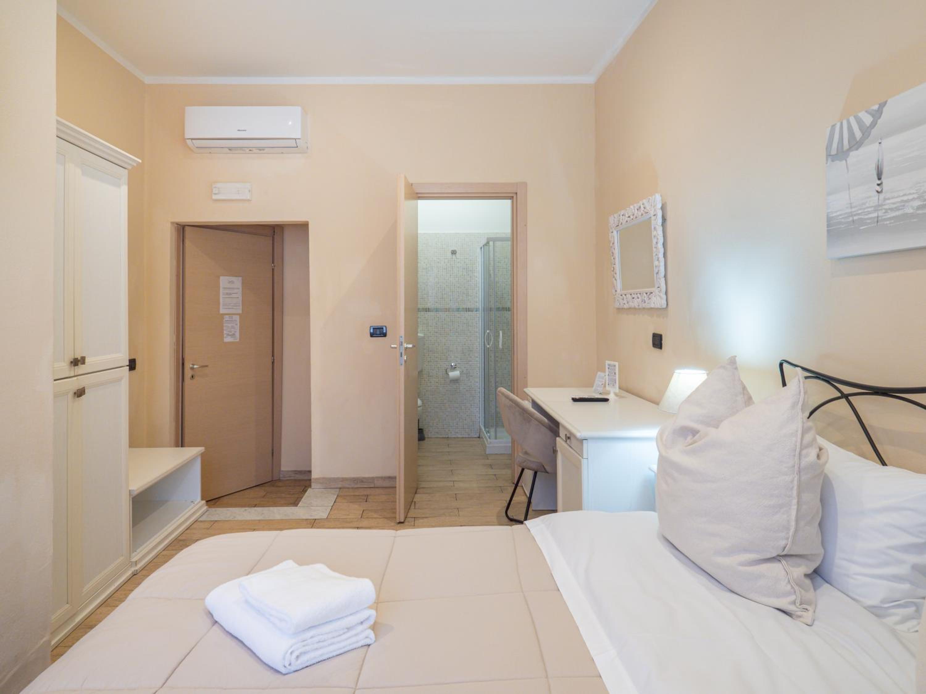 Double or Twin Room with Private Bathroom