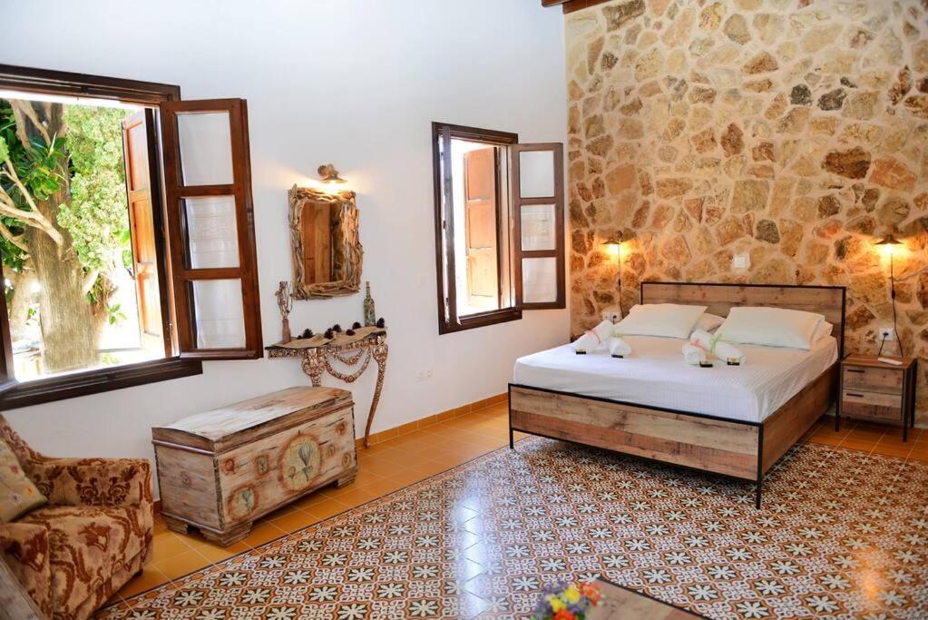 Deluxe King Suite