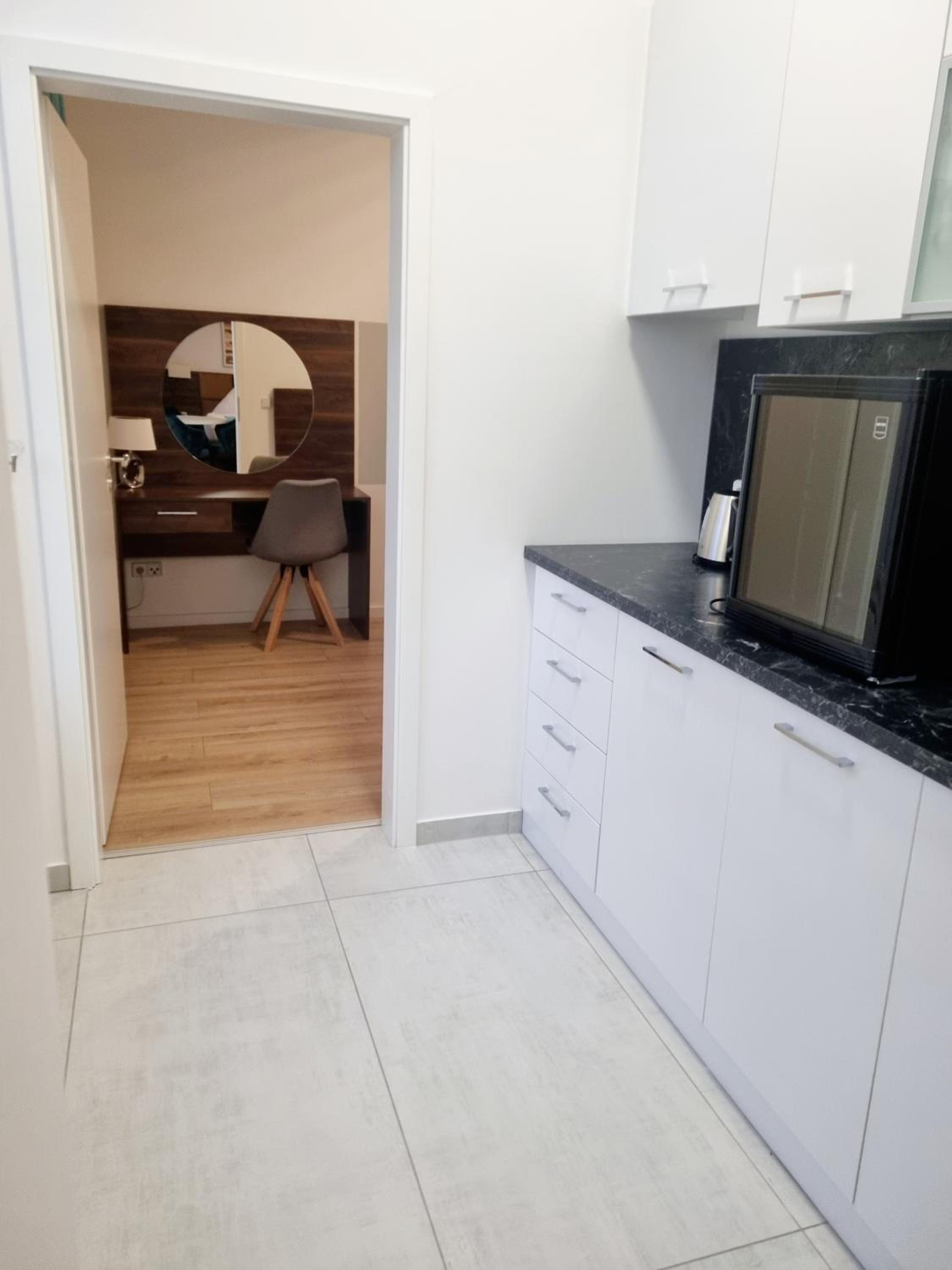 Deluxe Family Suite - Photo 2