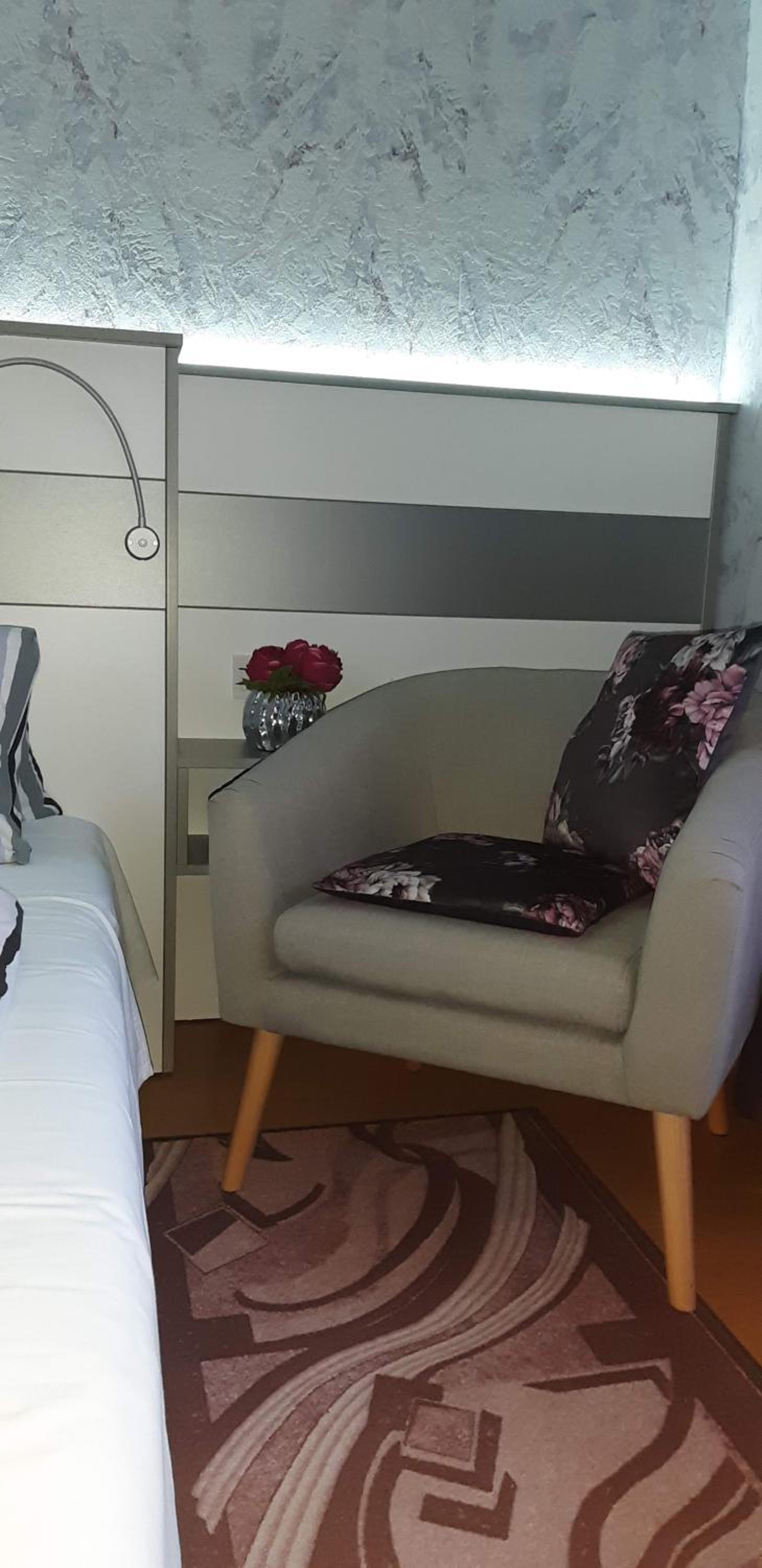 Small Double Room photo 3
