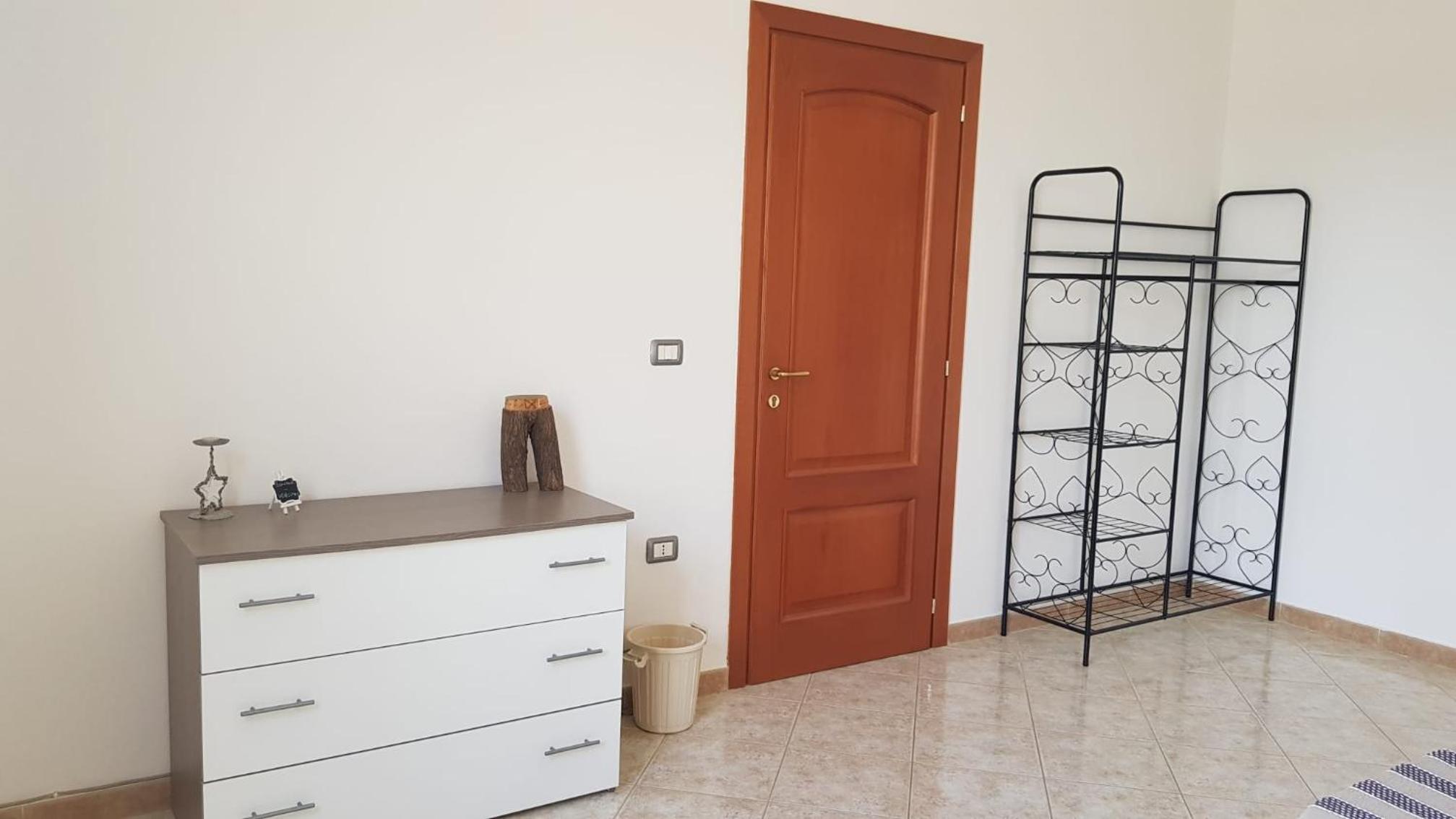 Double Room with Private Bathroom - Photo 9