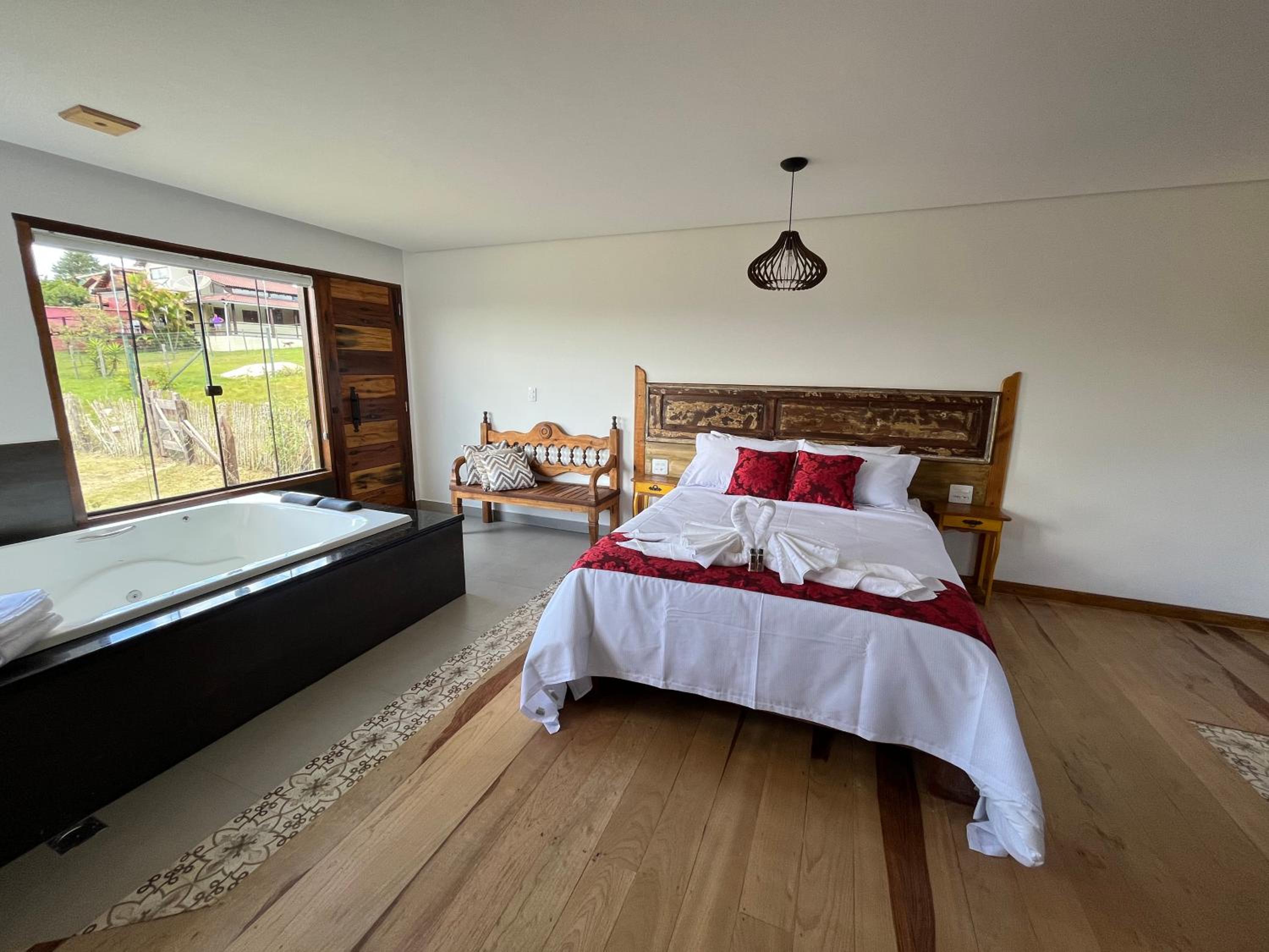 Deluxe Suite with Spa Bath photo 1