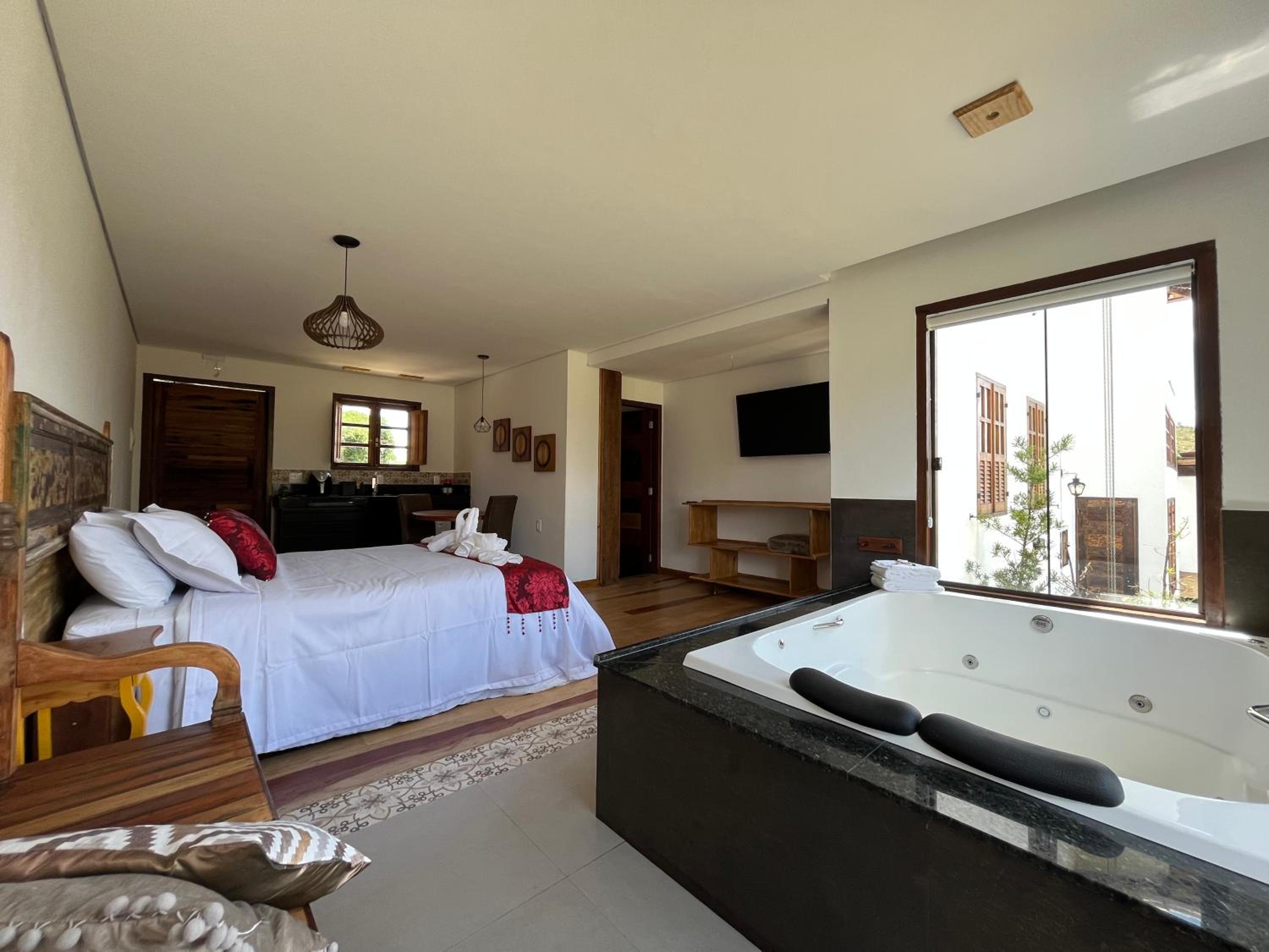Deluxe Suite with Spa Bath photo 2