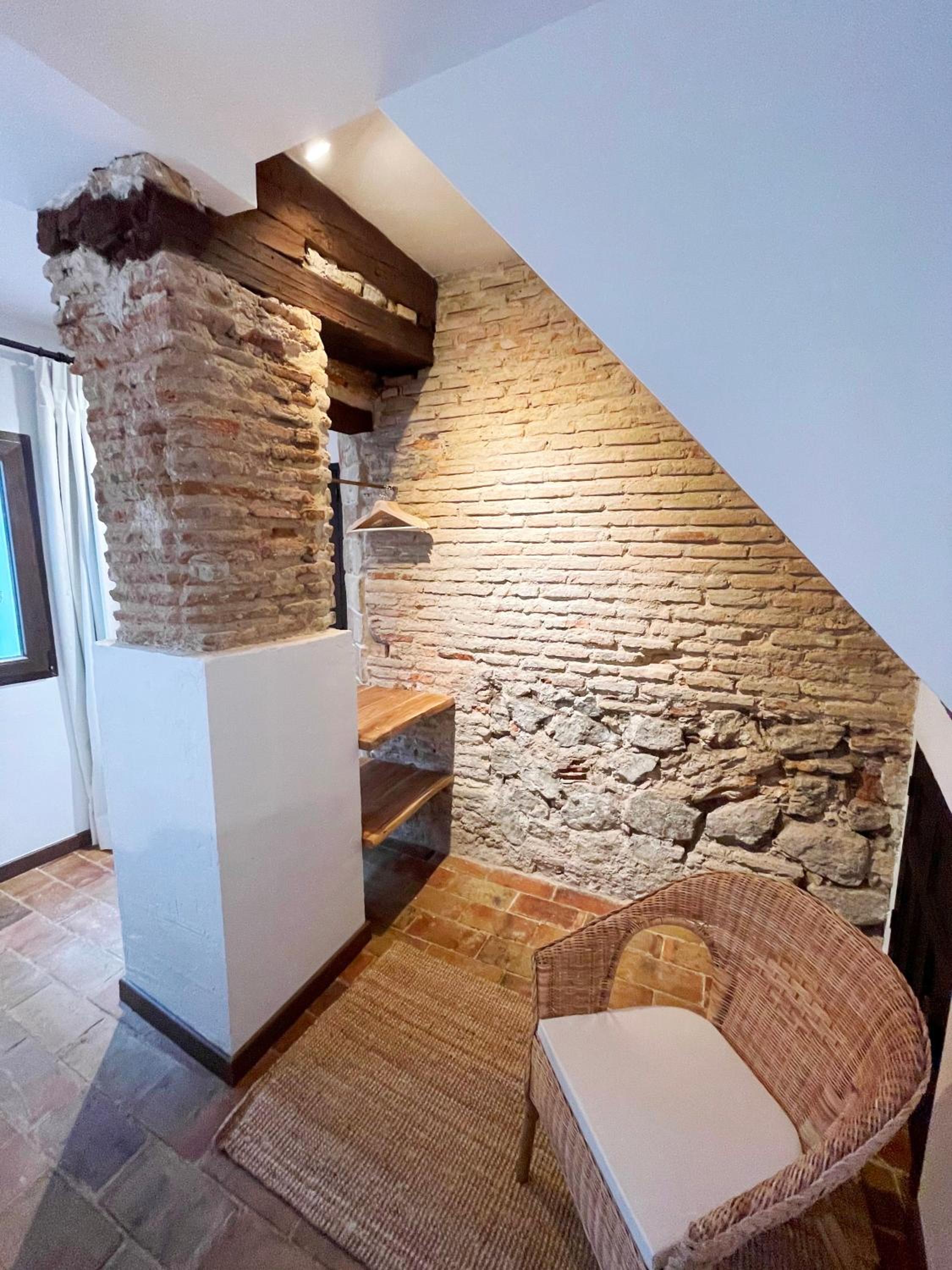 One-Bedroom Apartment - Photo 7