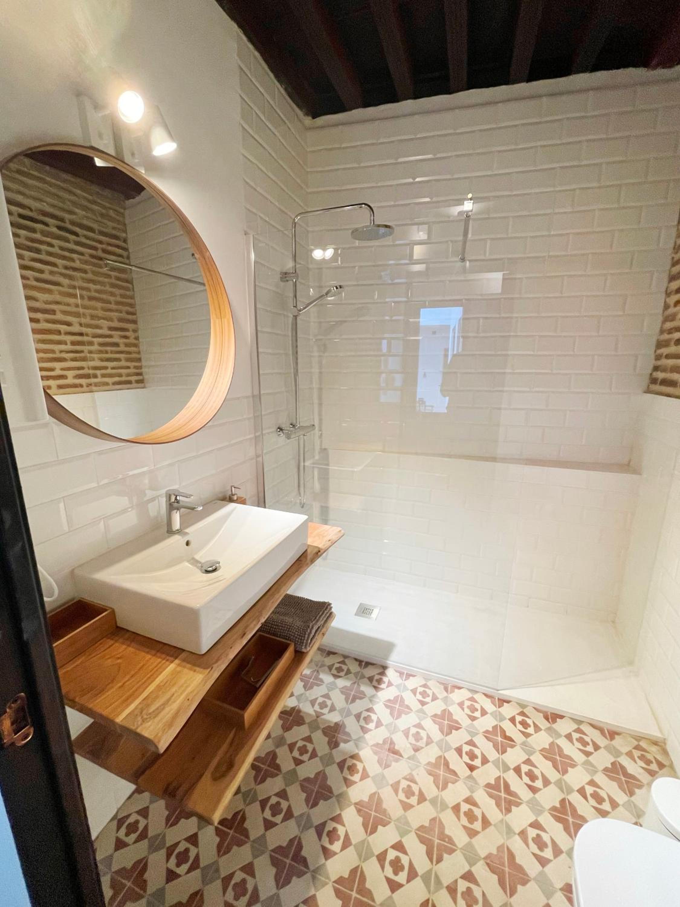 One-Bedroom Apartment - Photo 18